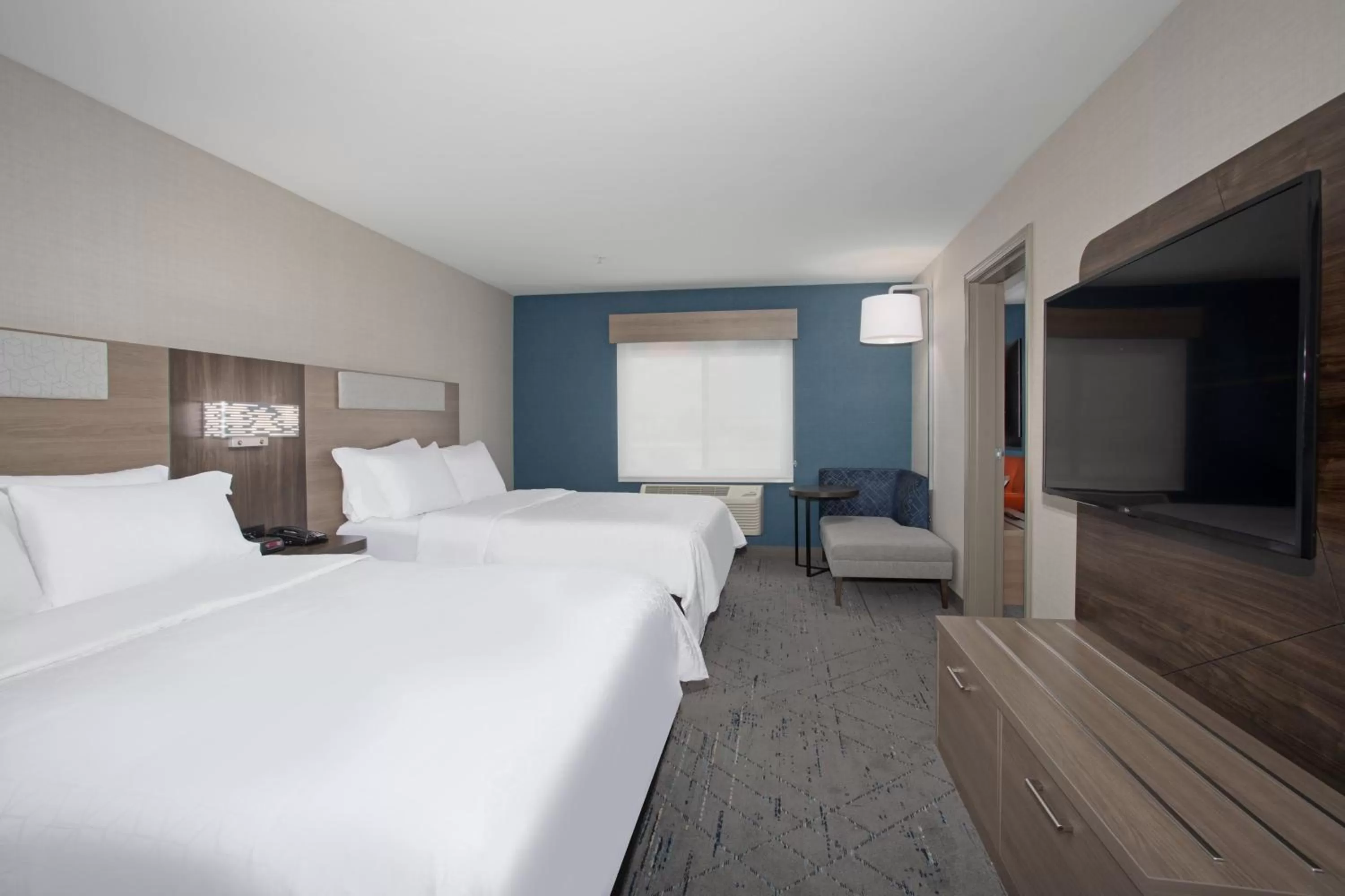 Photo of the whole room, Bed in Holiday Inn Express Hotel & Suites Grand Junction by IHG