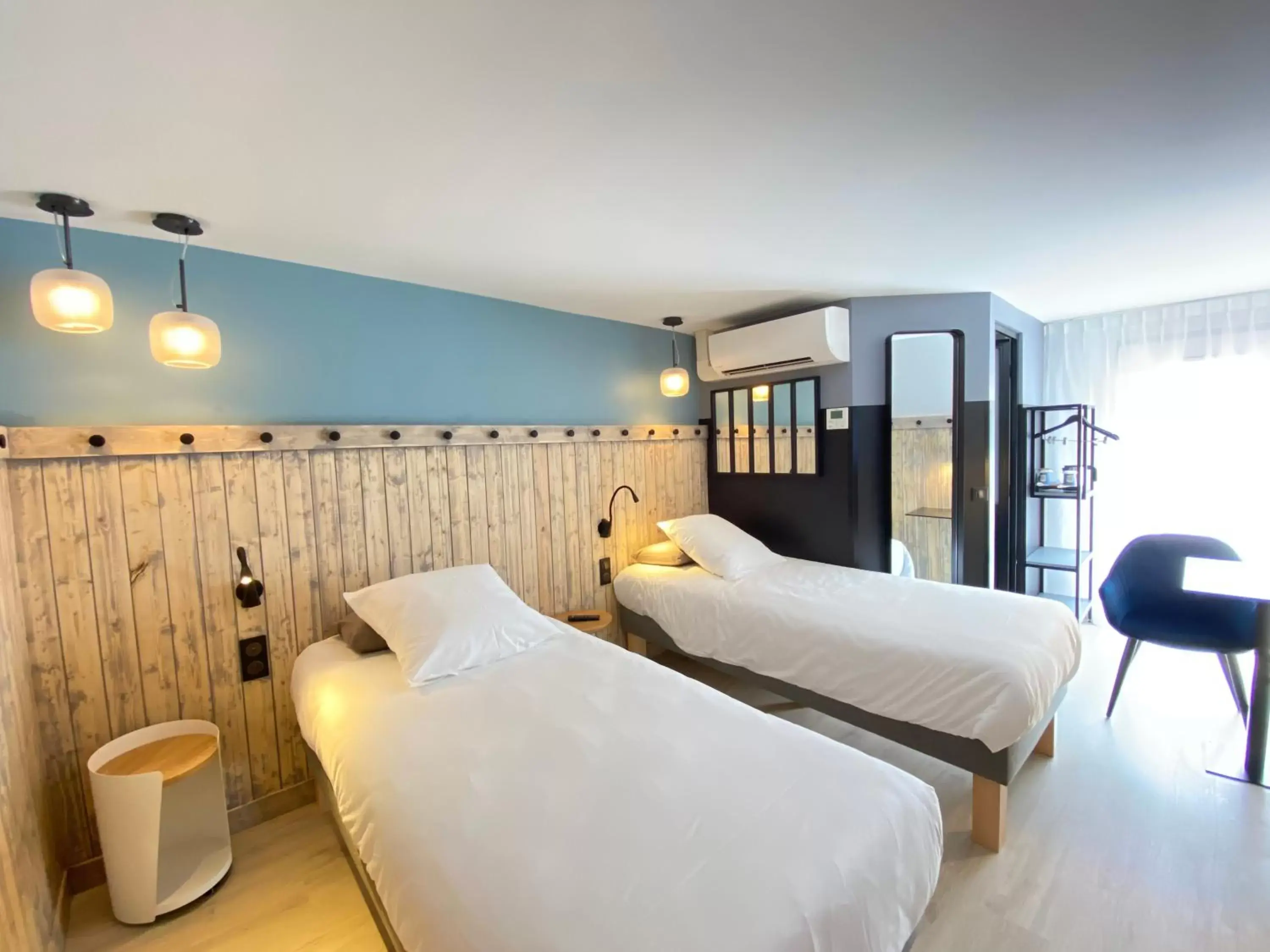 2 Single Beds in Best Western Bourgoin Jallieu 2 Single Beds in Best Western Bourgoin Jallieu
