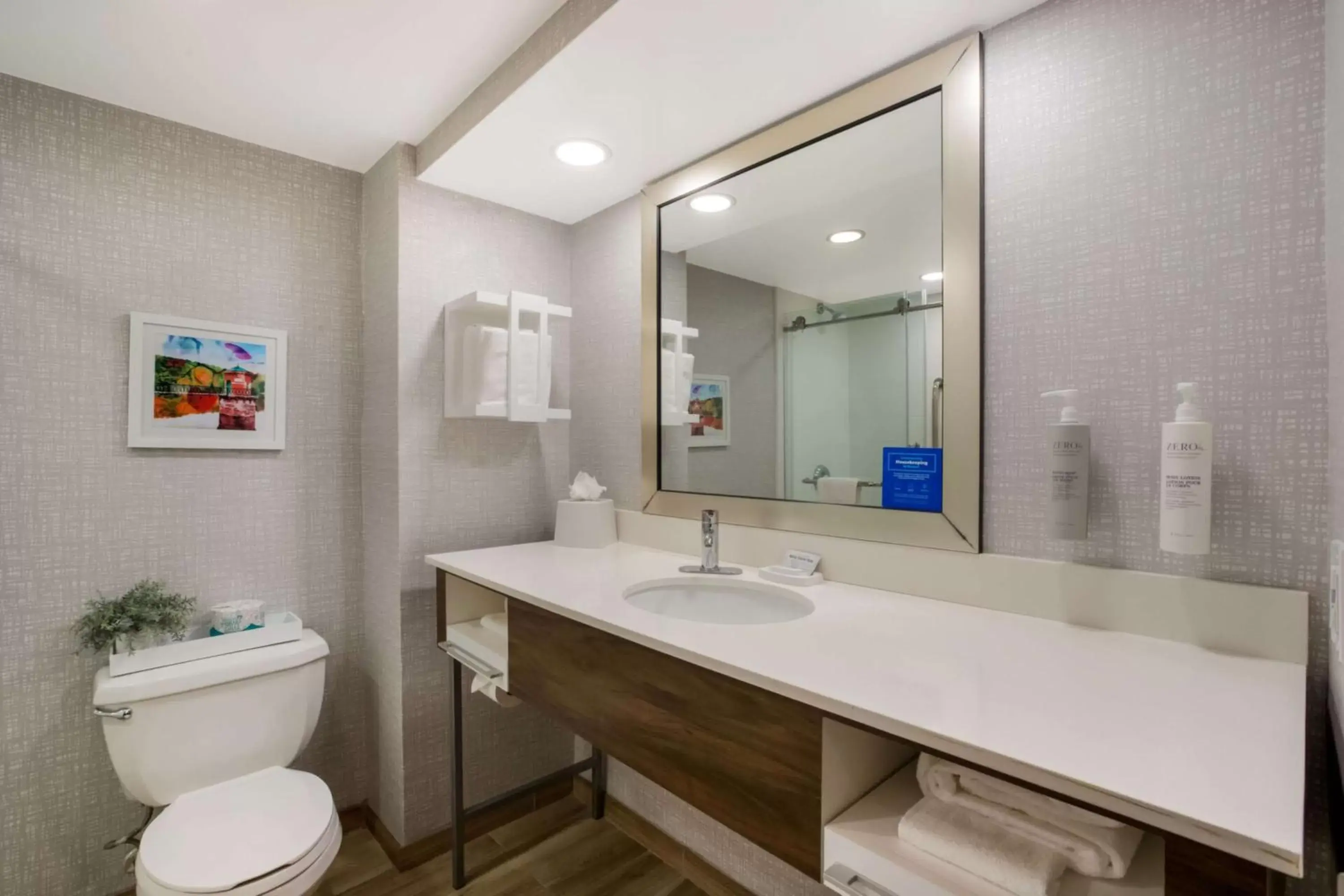 King Suite - Non-Smoking in Hampton Inn Philadelphia/Willow Grove King Suite - Non-Smoking in Hampton Inn Philadelphia/Willow Grove