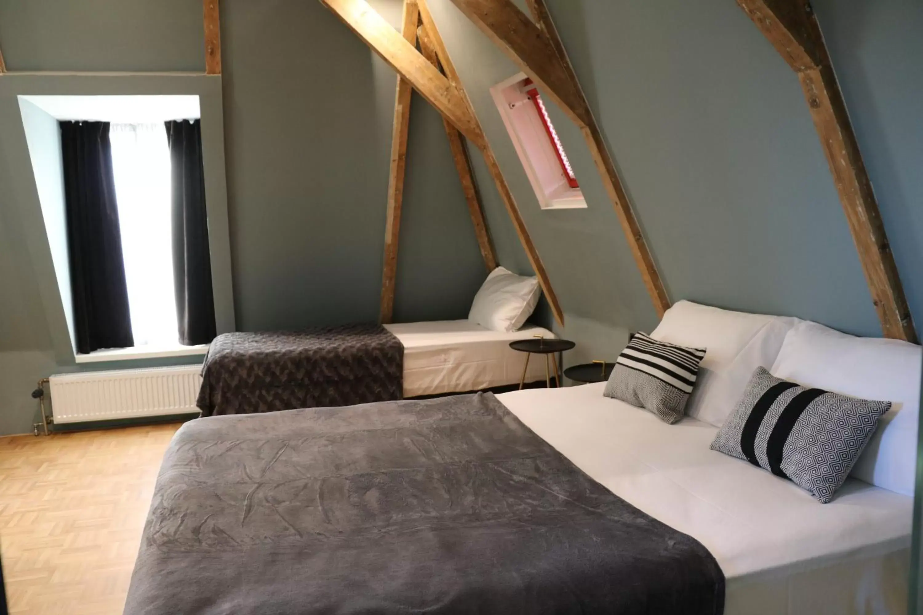 Loft - Triple Room in Quentin Zoo hotel Loft - Triple Room in Quentin Zoo hotel