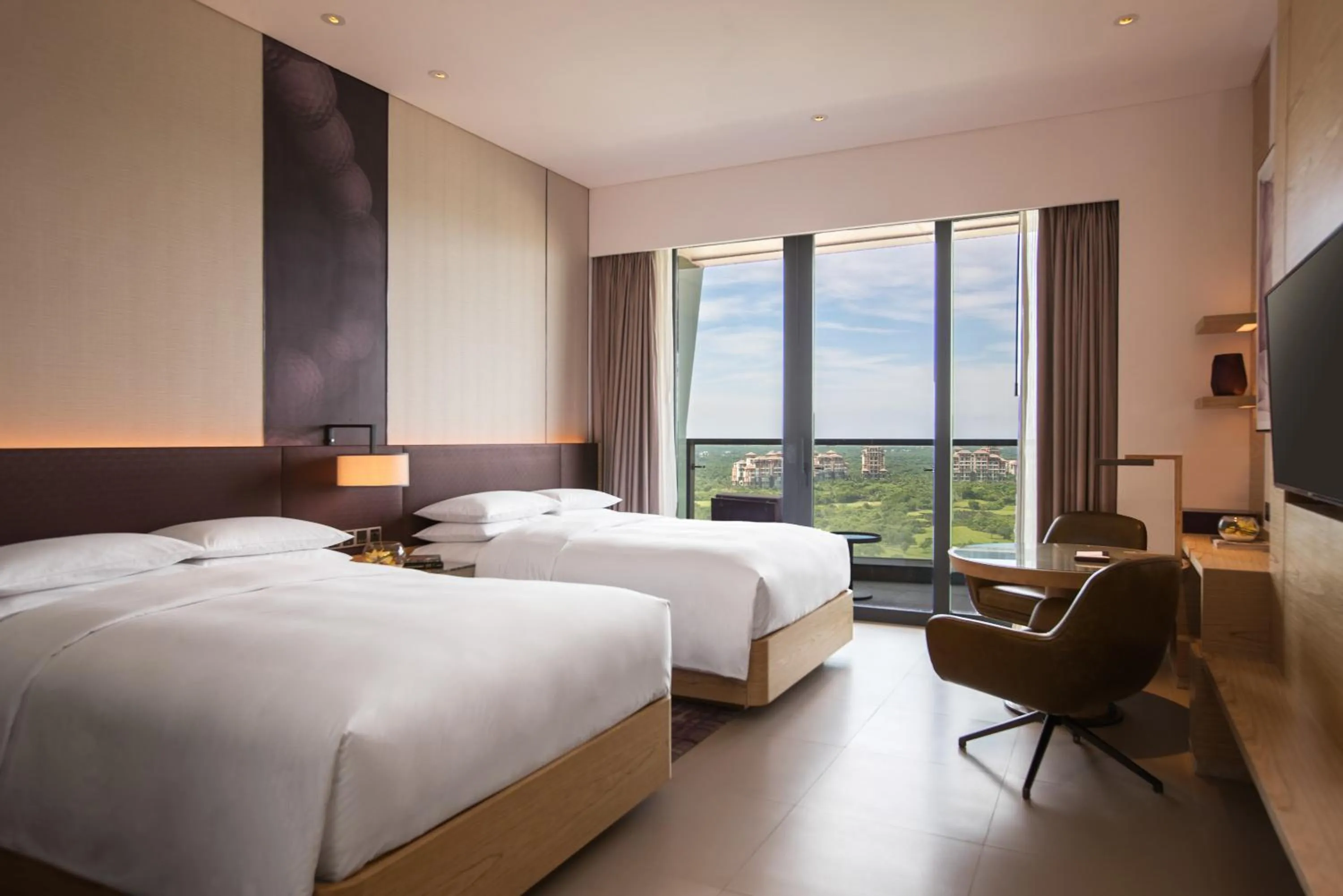 Bedroom, Bed in Renaissance Haikou Hotel