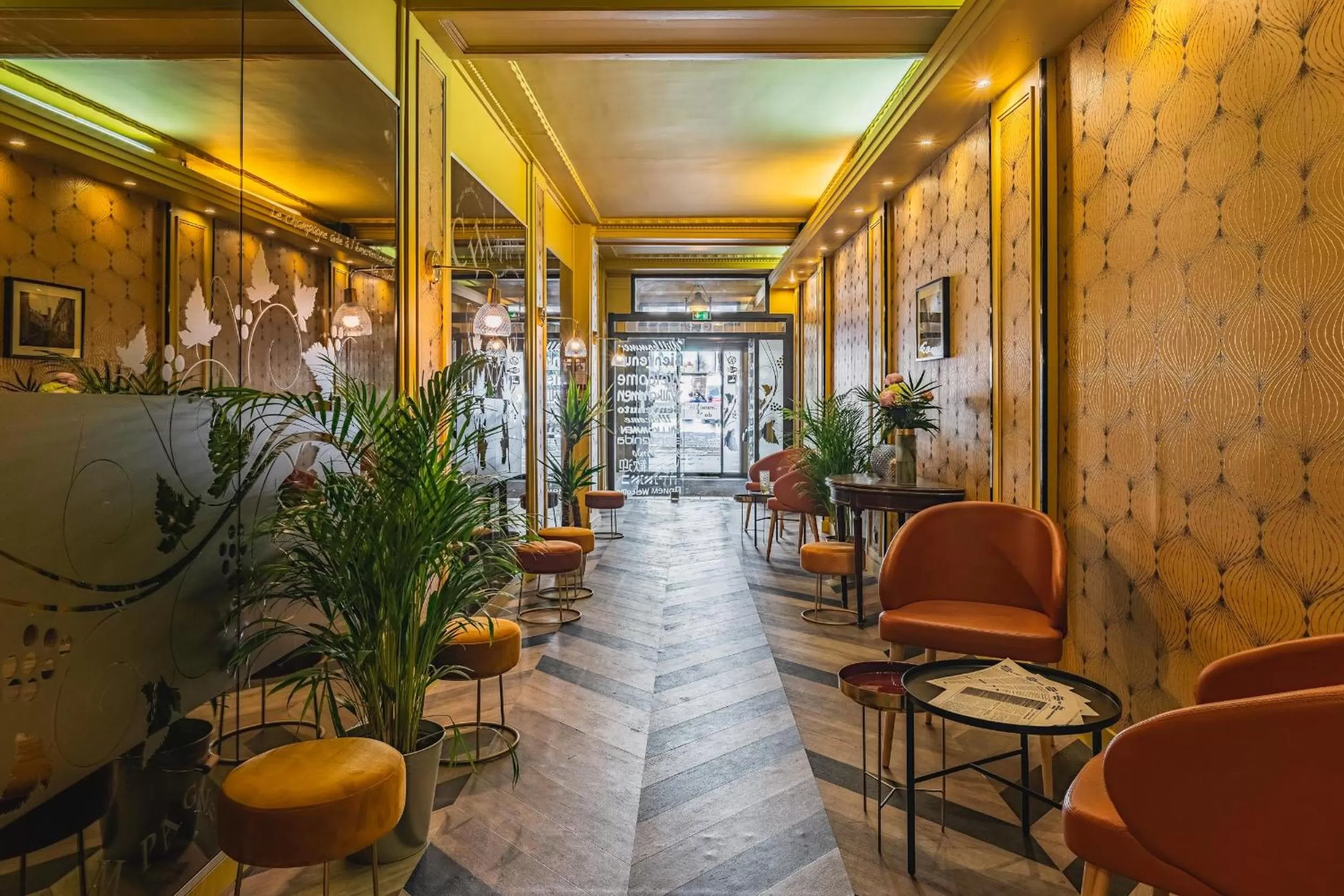 Lobby or reception in Best Western Hotel Centre Reims