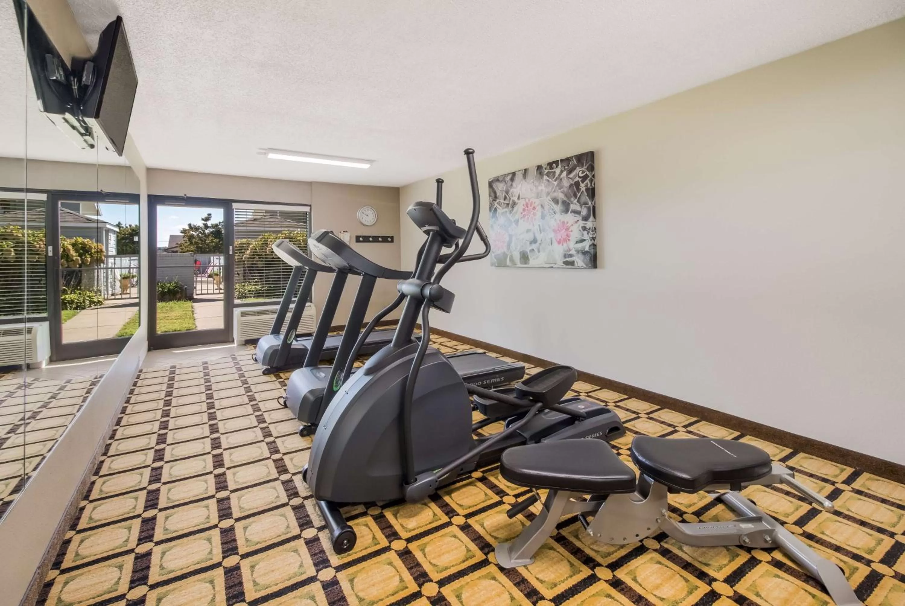 Fitness centre/facilities in Best Western University Inn