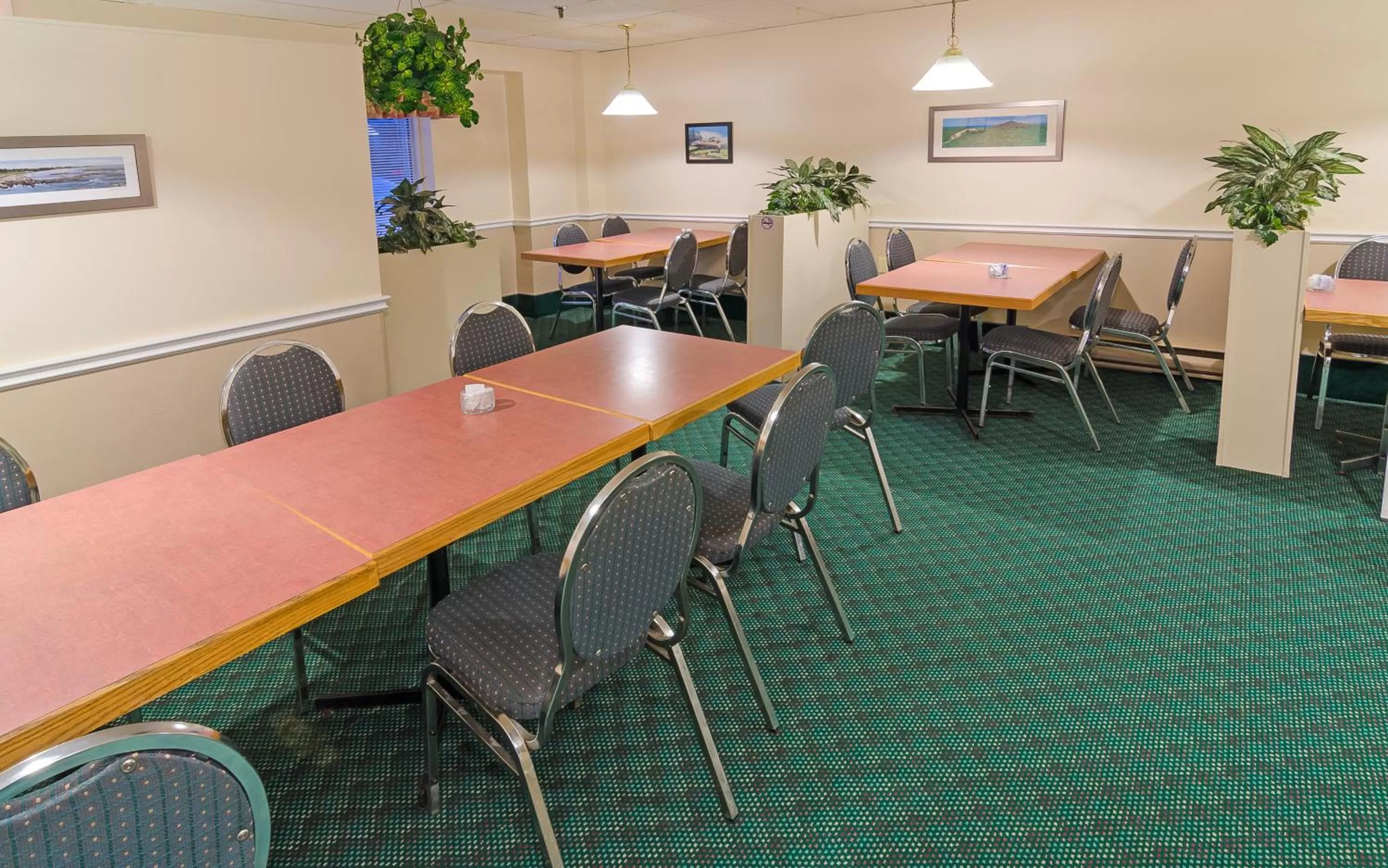 Continental breakfast in Coastal Inn Dartmouth