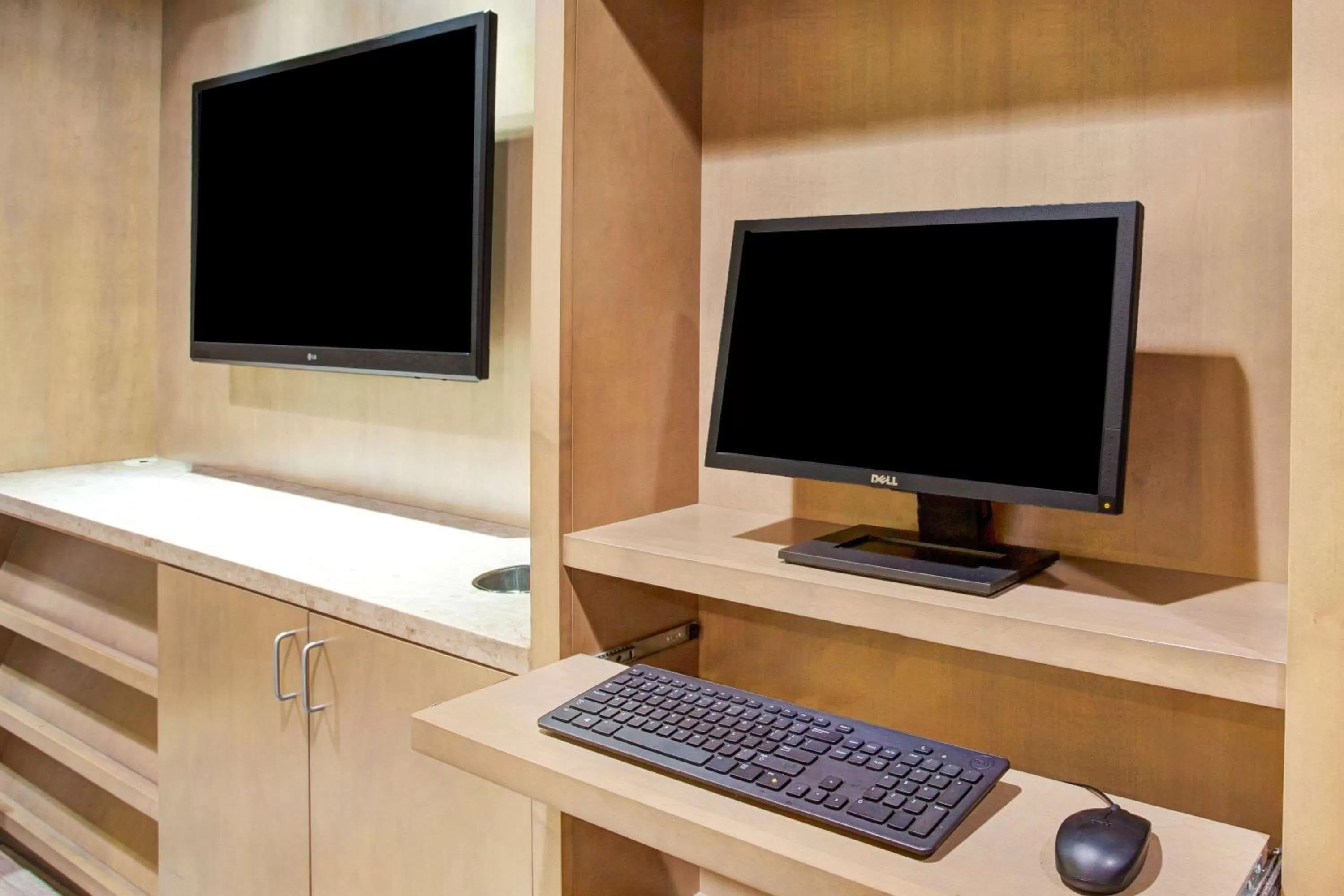 Business facilities in Travelodge by Wyndham Culver City