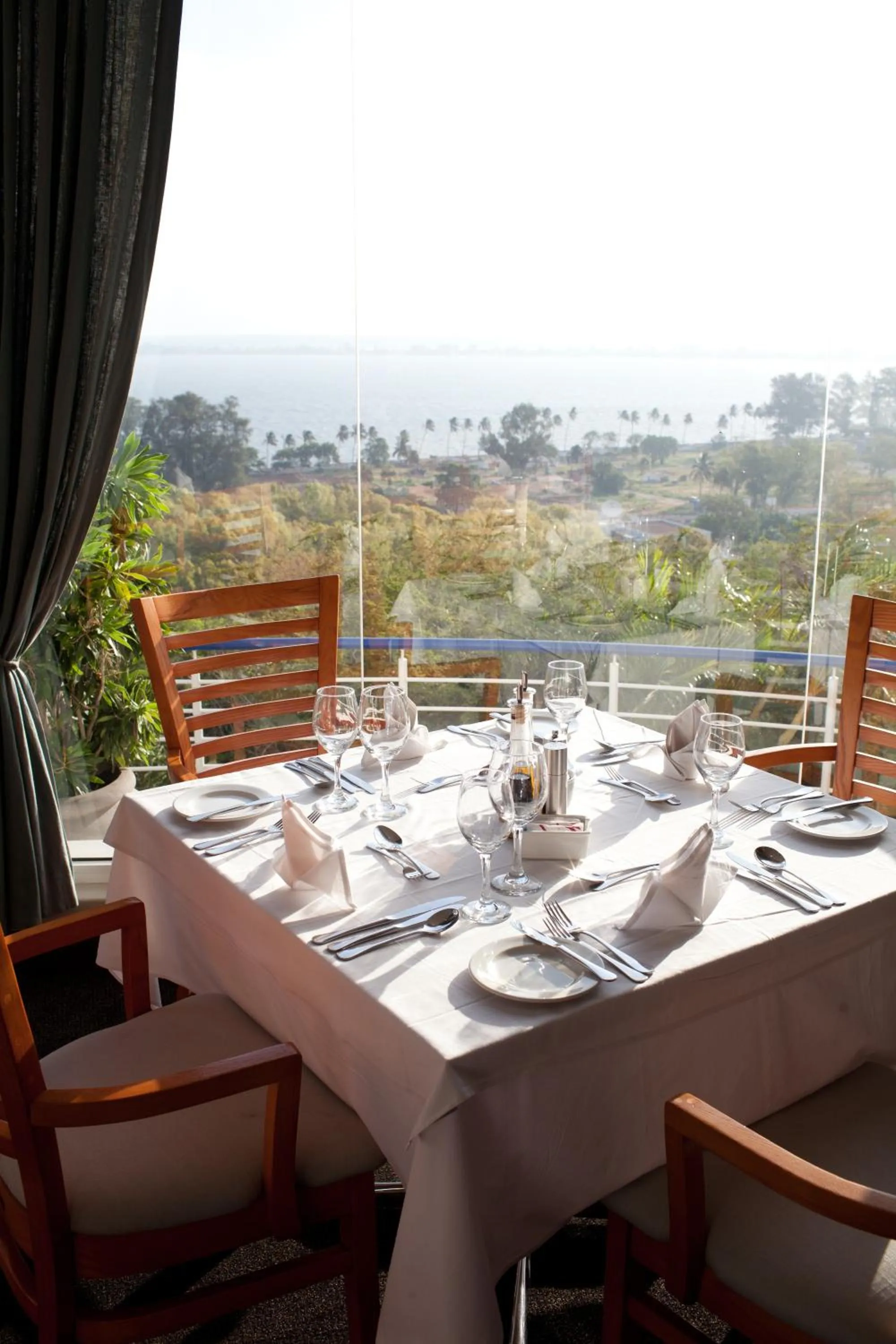 Restaurant/places to eat in Hotel Cardoso