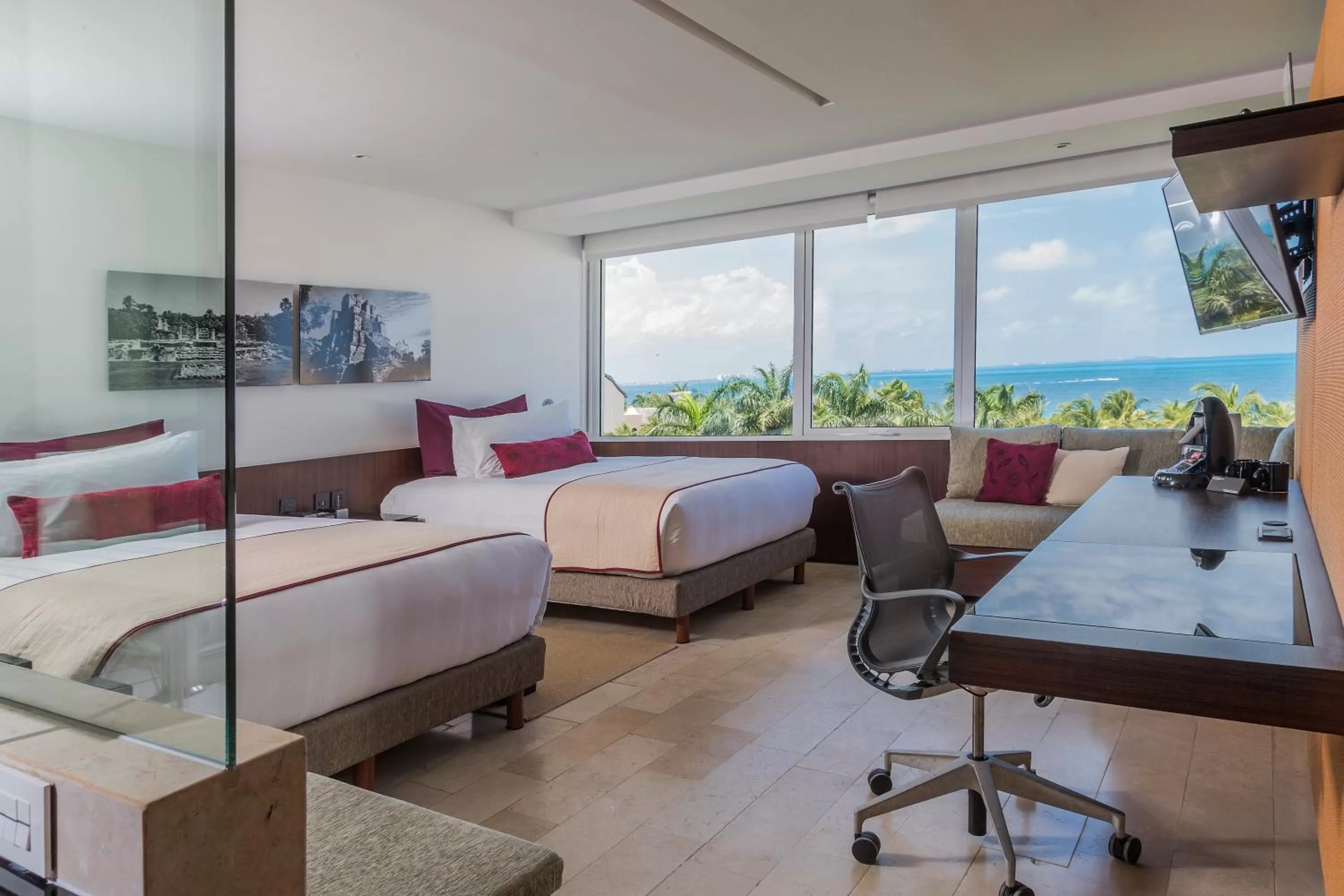 Sea view, Bed in Presidente InterContinental Cancun Resort