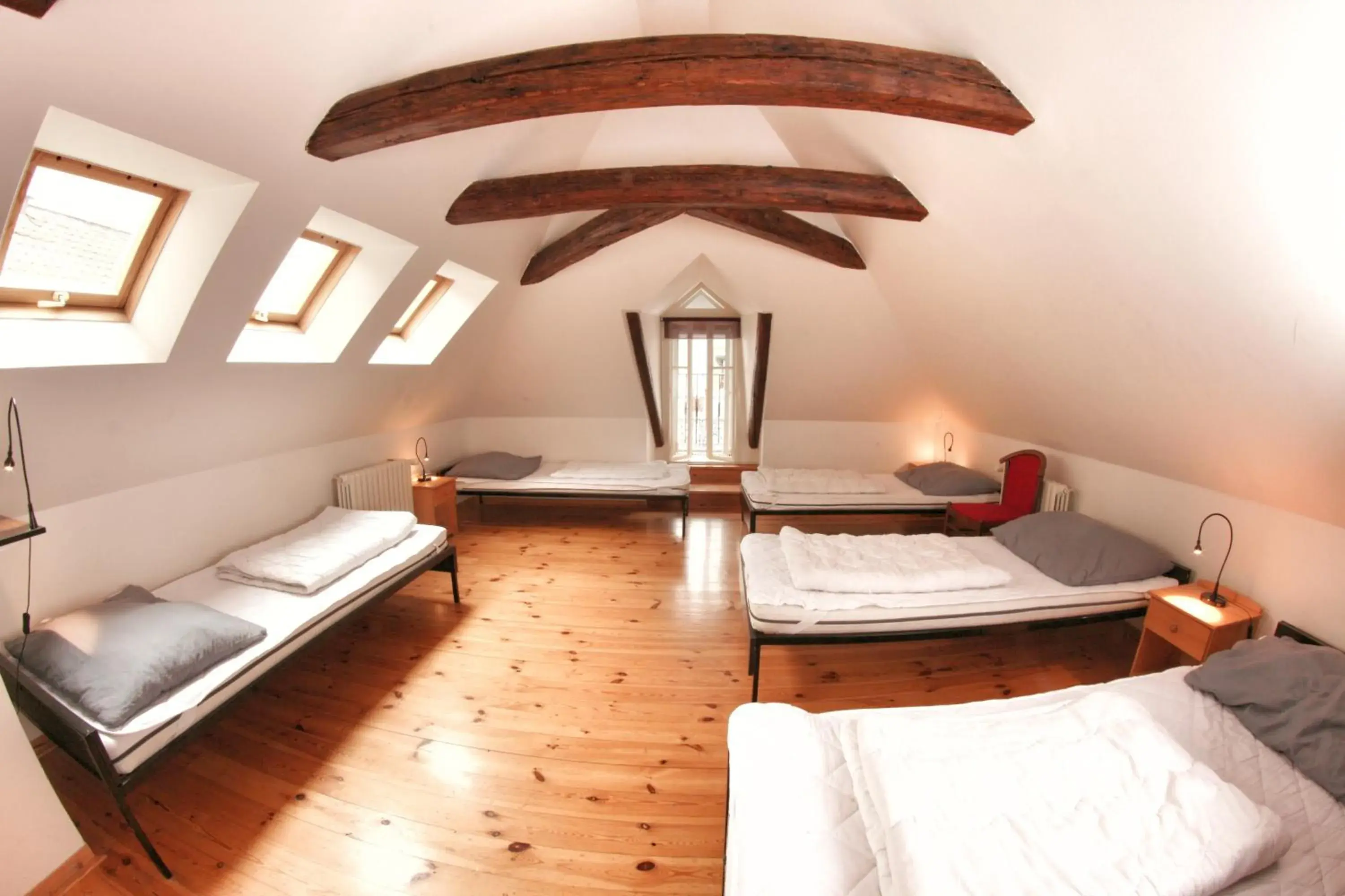 Single Bed in 5-Bed Mixed Dormitory in Hostel HOMEr - Old Town Square Single Bed in 5-Bed Mixed Dormitory in Hostel HOMEr - Old Town Square