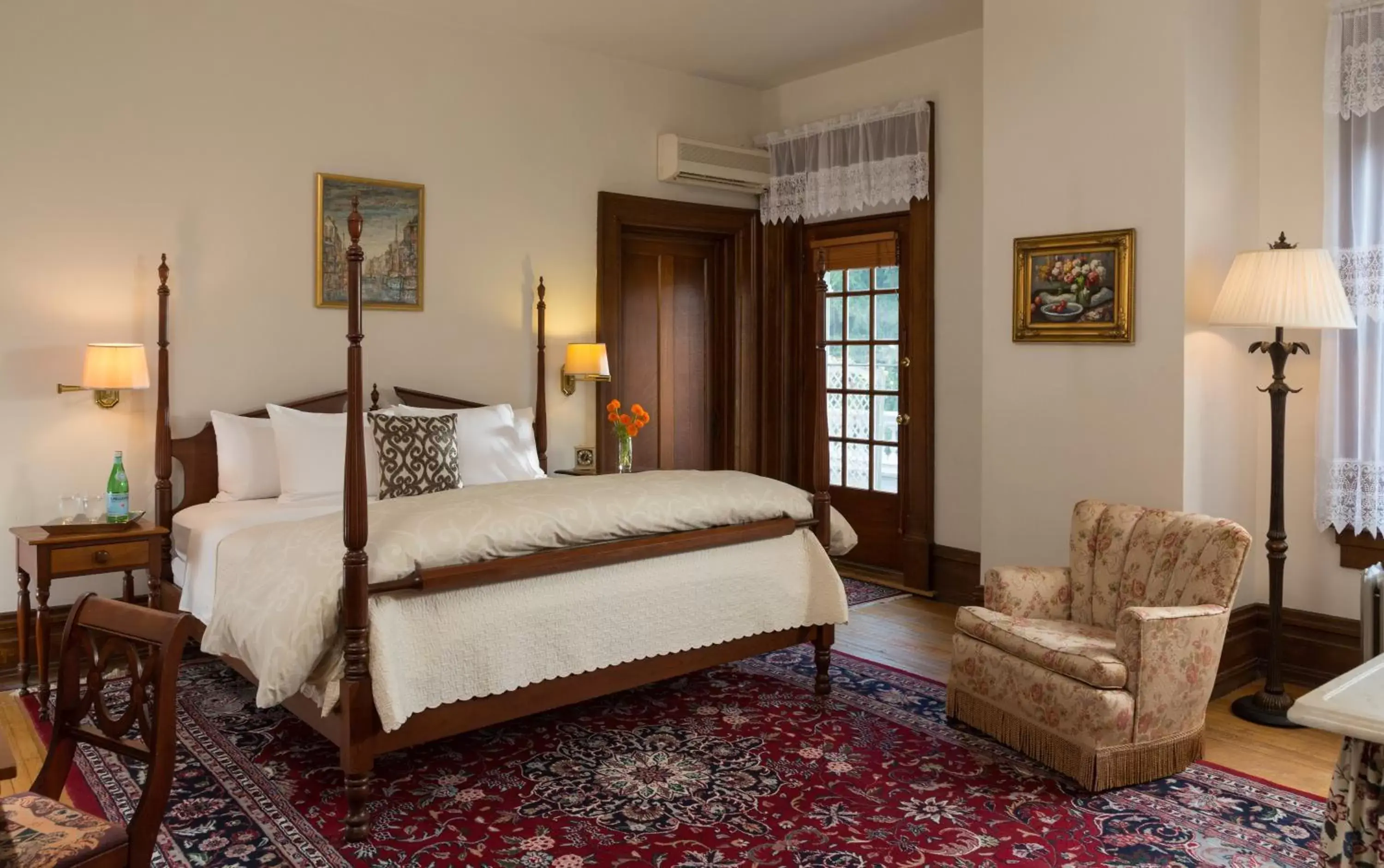 King Room in Mercersburg Inn King Room in Mercersburg Inn