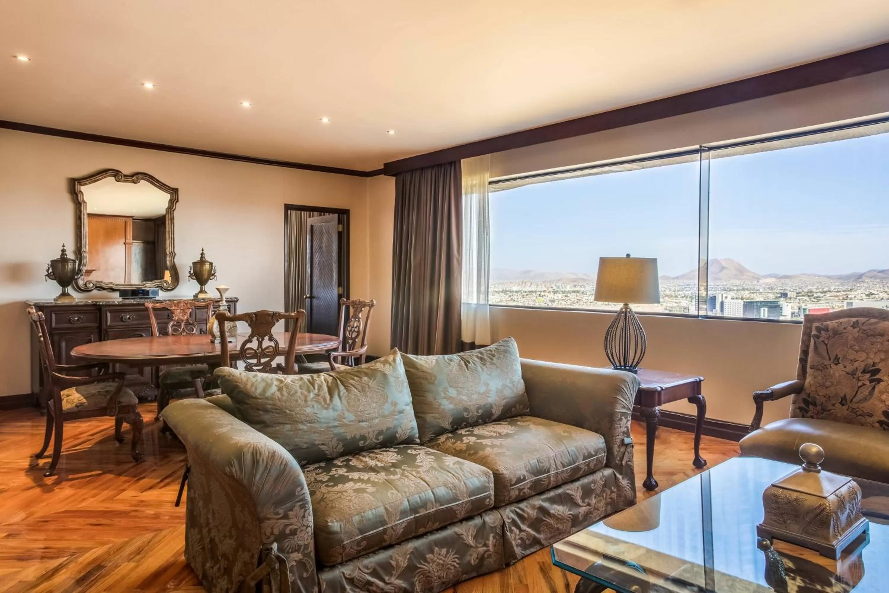 Photo of the whole room in Sheraton Chihuahua Soberano