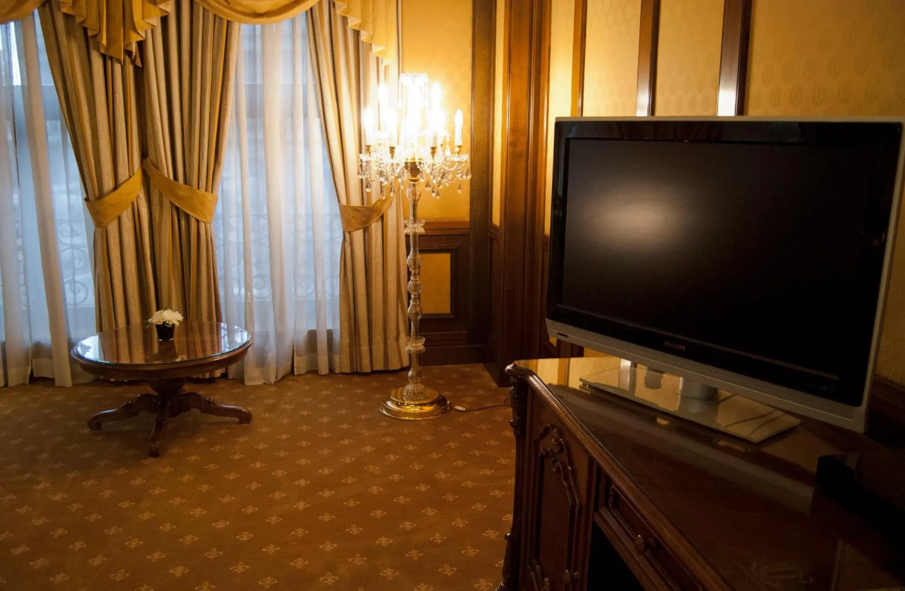 Deluxe Double Room in Hotel Casa Capsa Deluxe Double Room in Hotel Casa Capsa