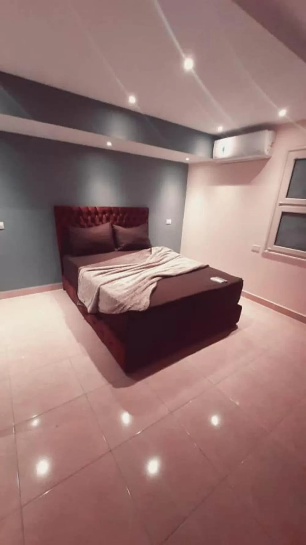 Bed in Blue Eyes Hotel