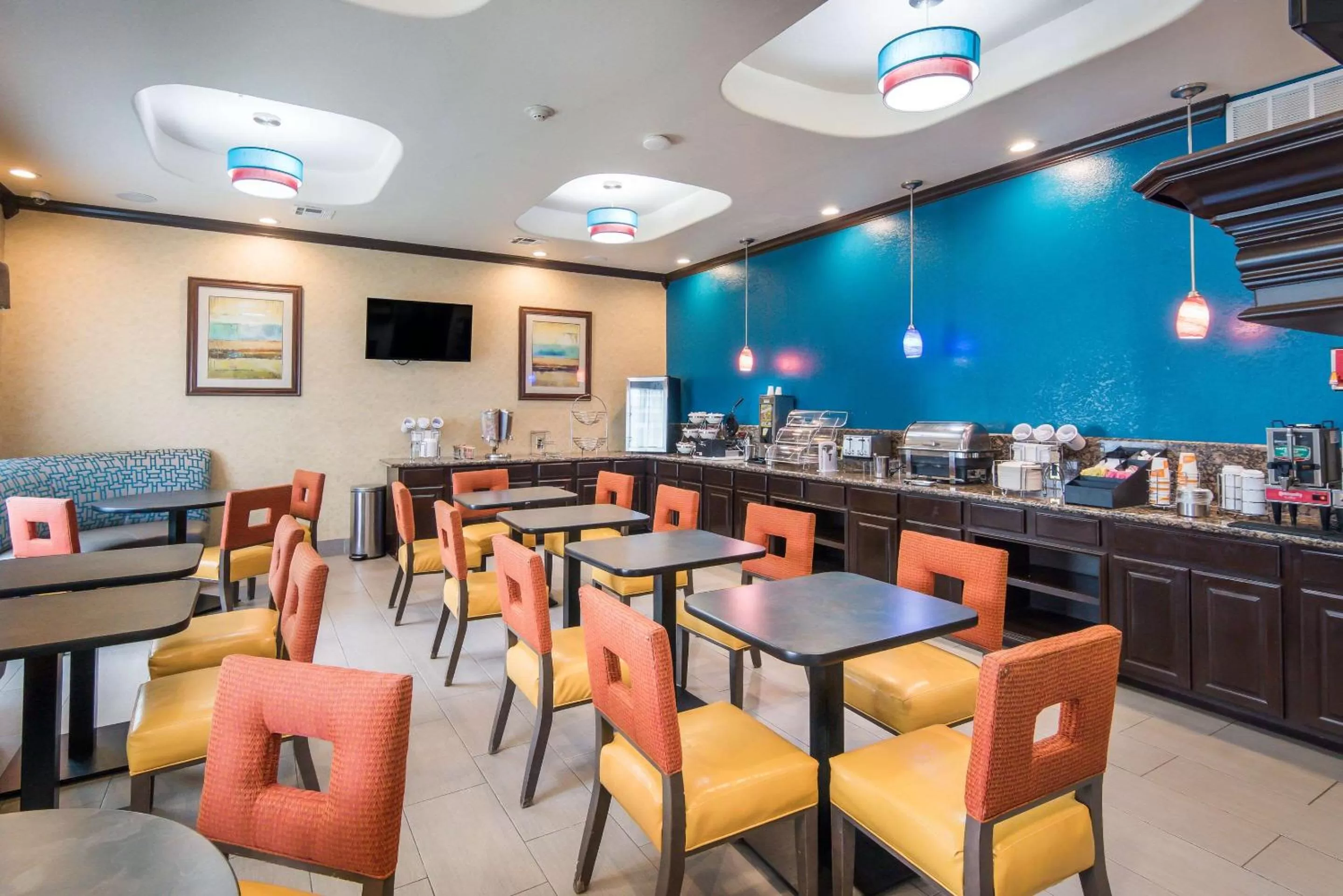 Restaurant/places to eat in Clarion Inn & Suites Weatherford South