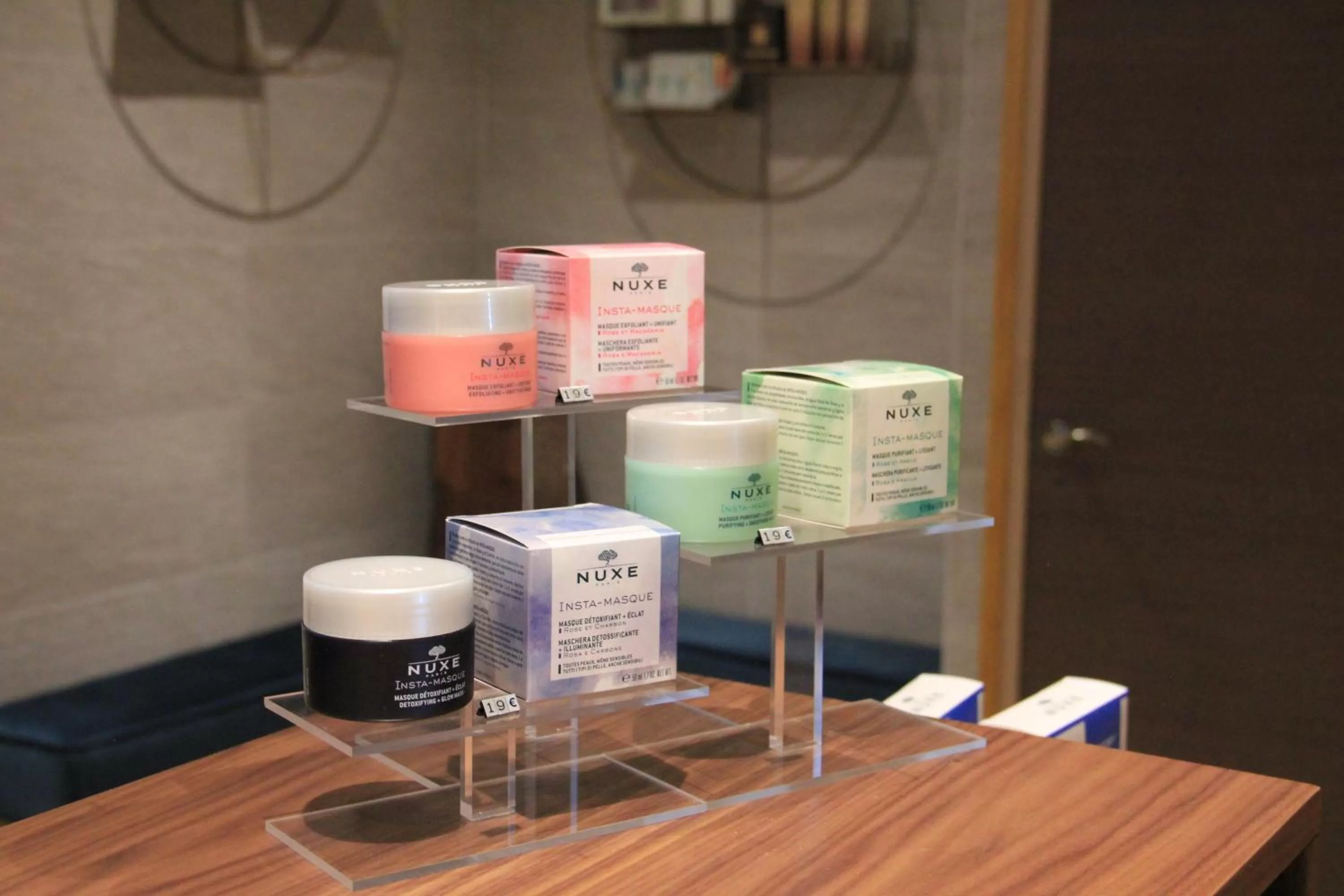 On-site shops in Le Diana Hôtel & Spa