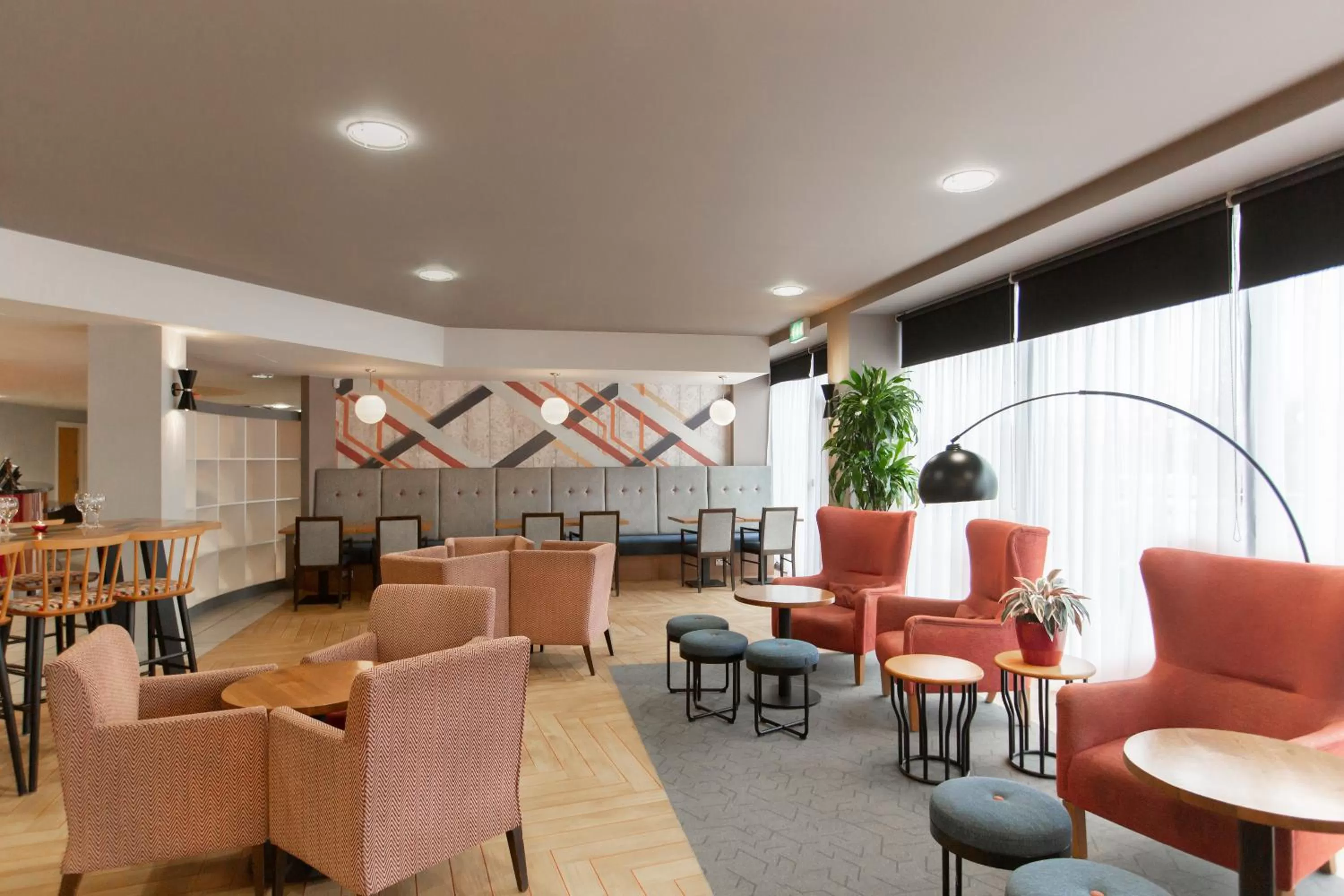 Lounge or bar in Ramada Encore Newcastle-Gateshead