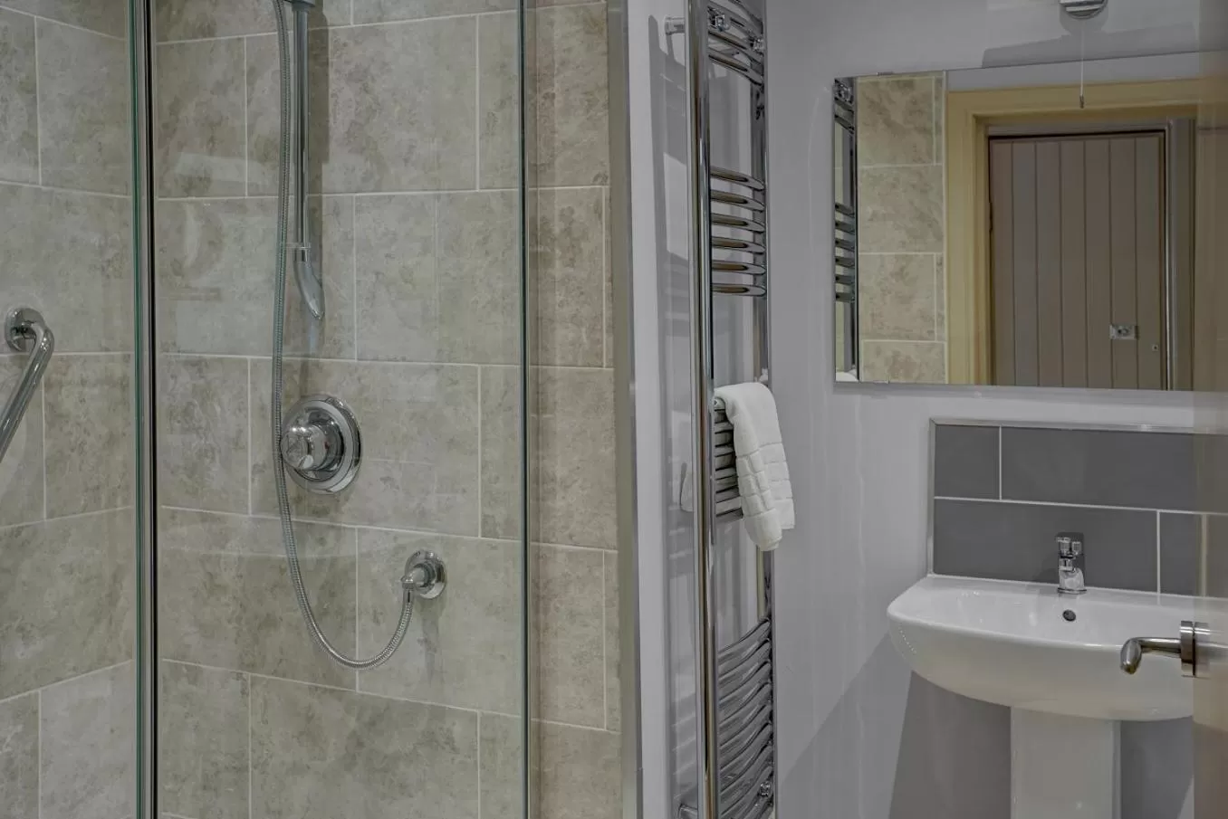 Bathroom in All Seasons Philipburn, BW Signature Collection