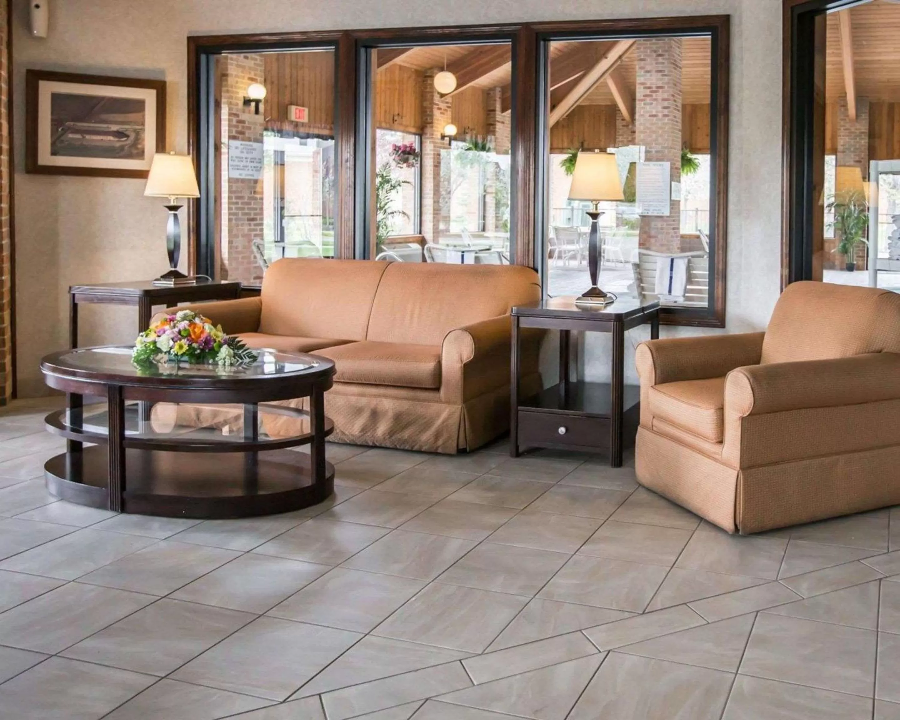 Lobby or reception in Quality Inn Dundee