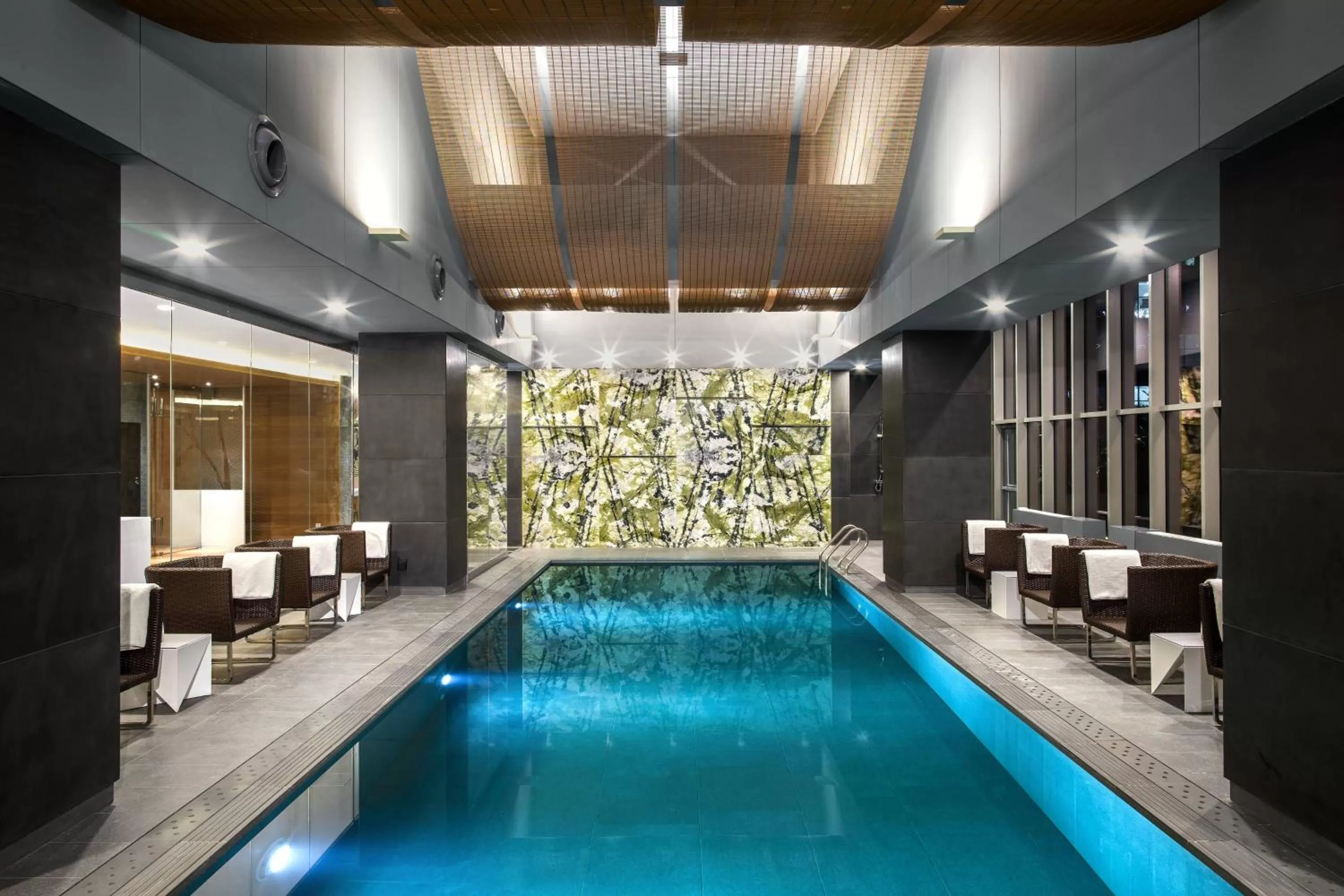 Swimming pool in Le Meridien Shenyang Heping