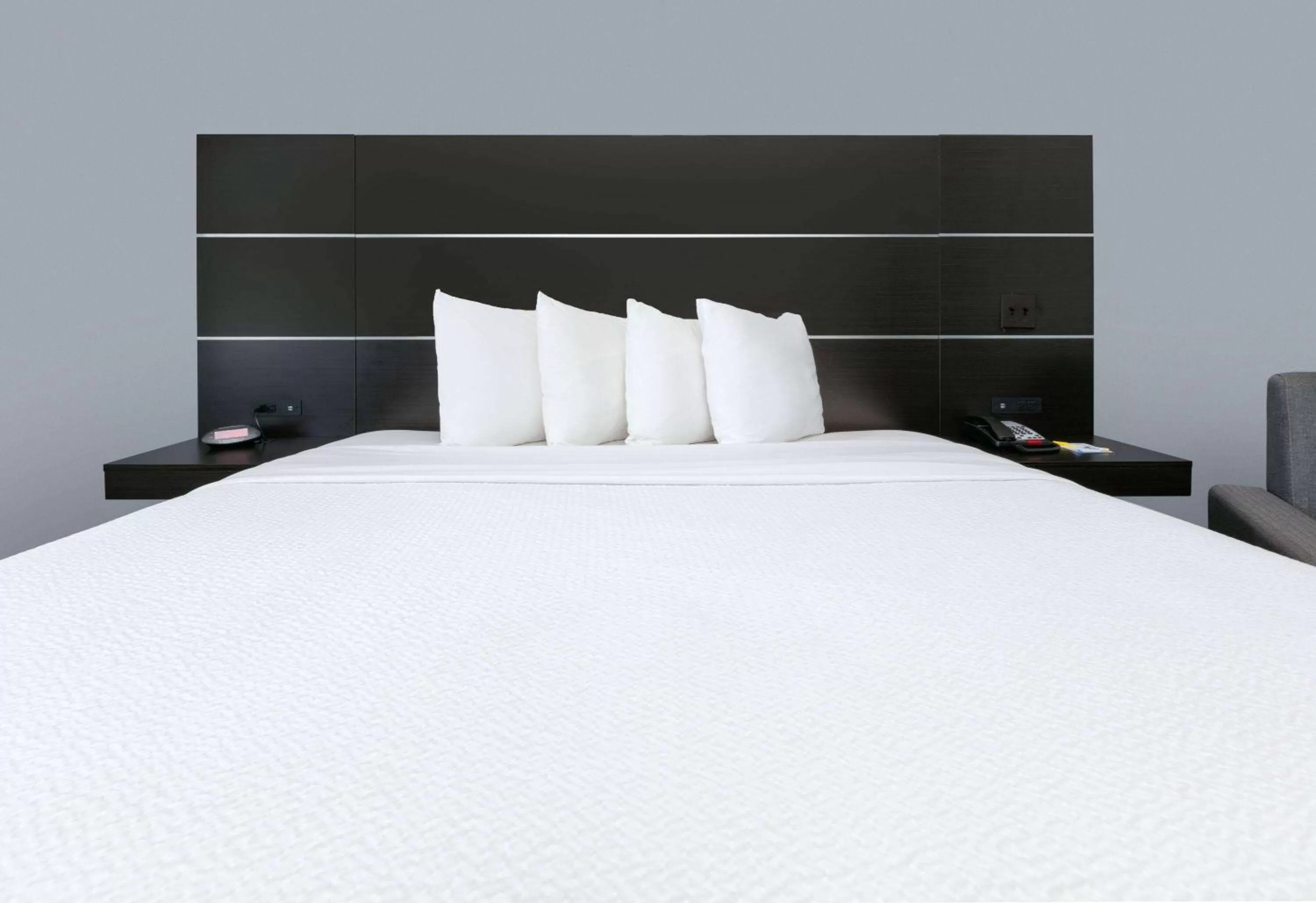 Photo of the whole room, Bed in Days Inn by Wyndham Zachary LA