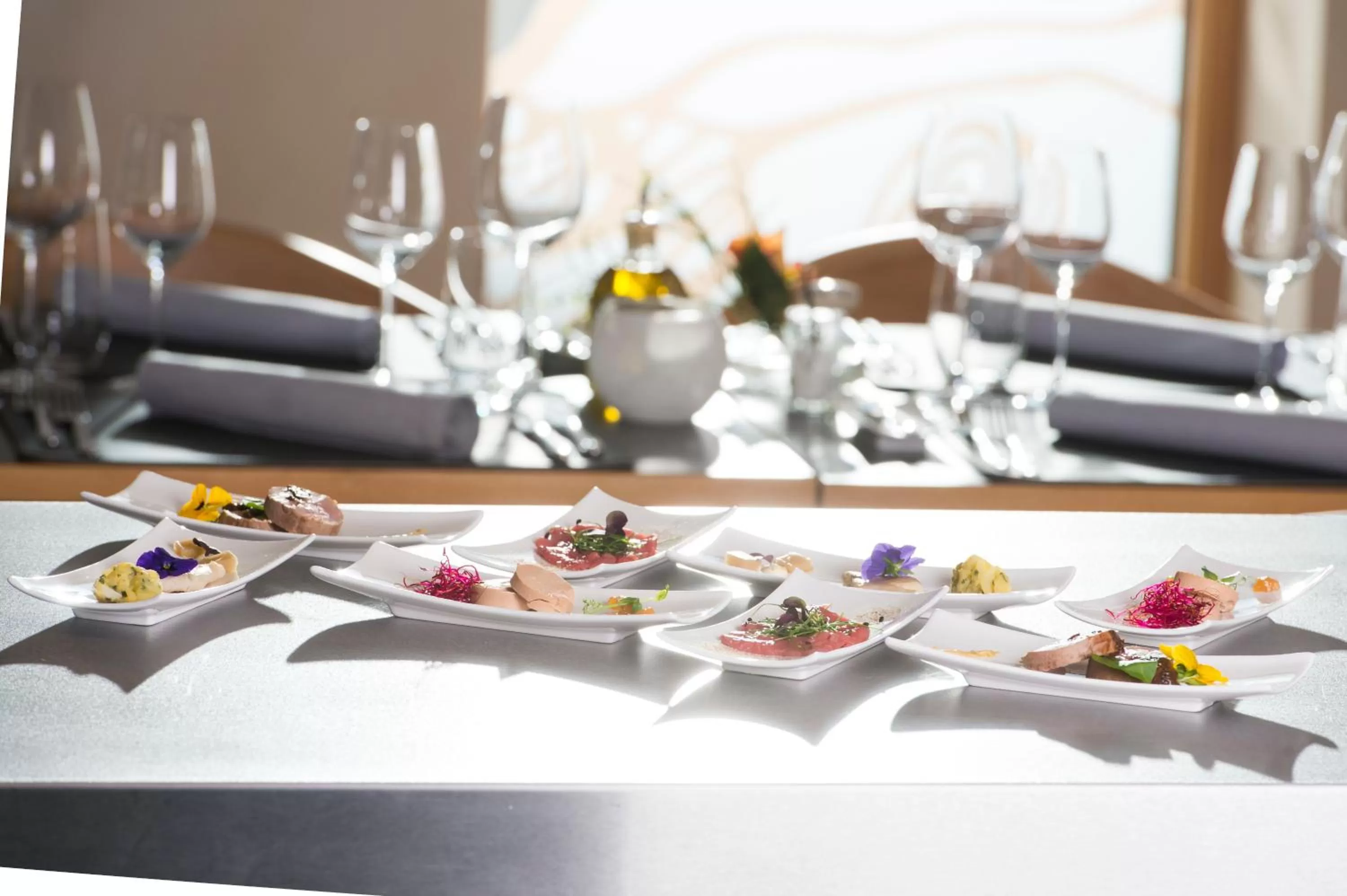 Restaurant/places to eat in Sleepwood Hotel