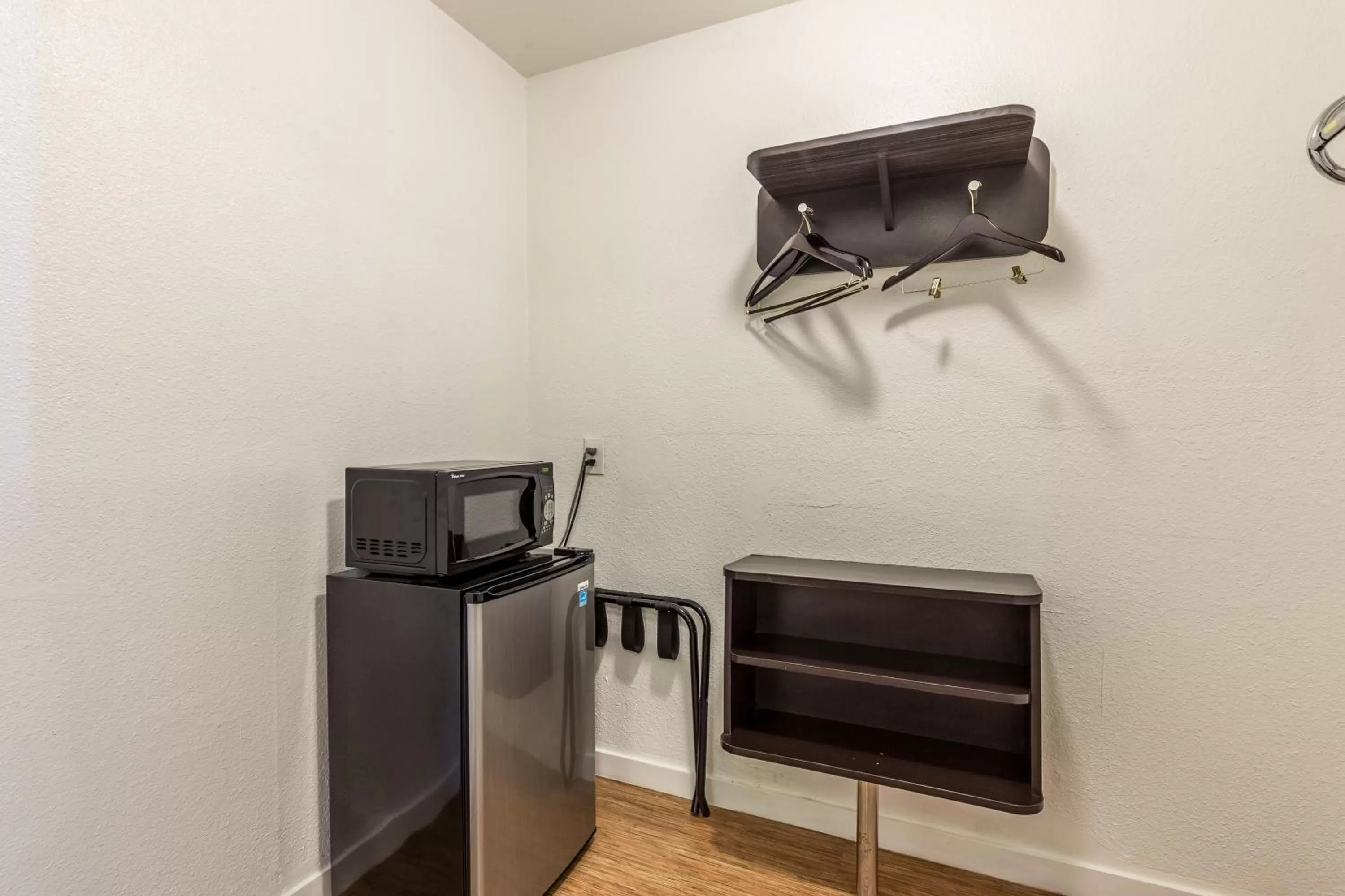 Bedroom in Motel 6 San Rafael