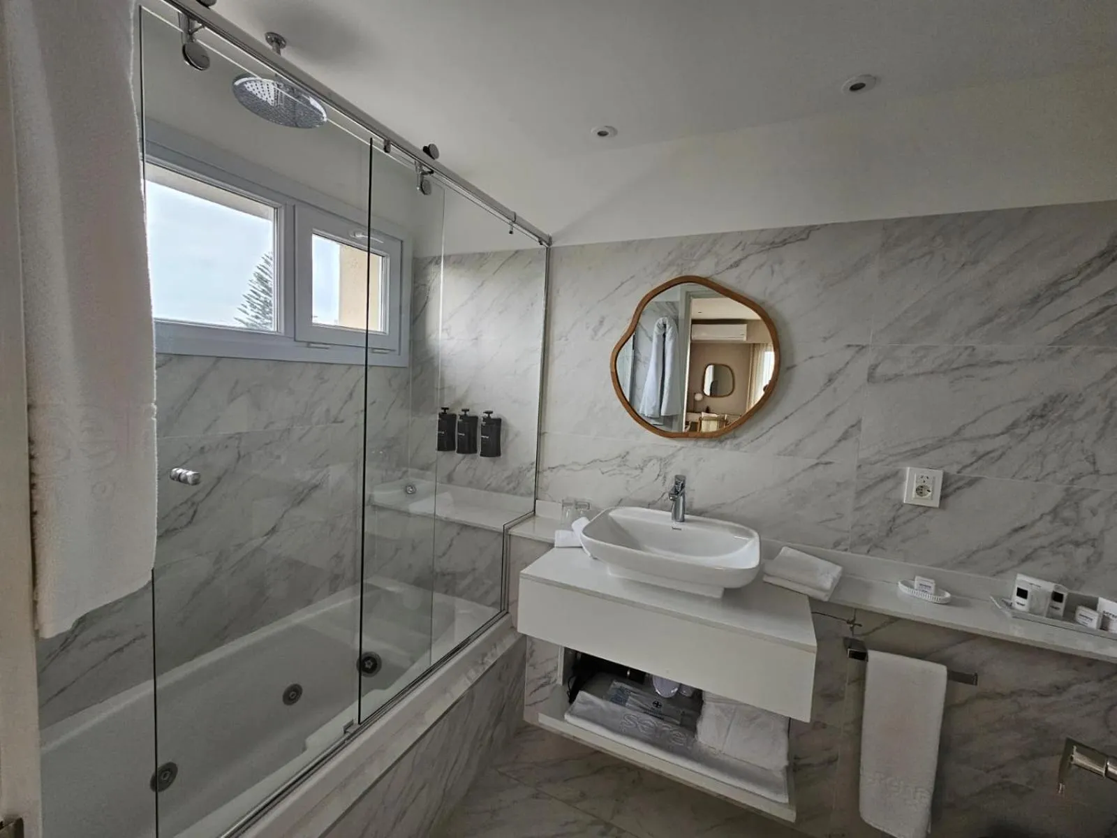 Bathroom in Serena Hotel - Punta del Este - Unico sobre la Playa