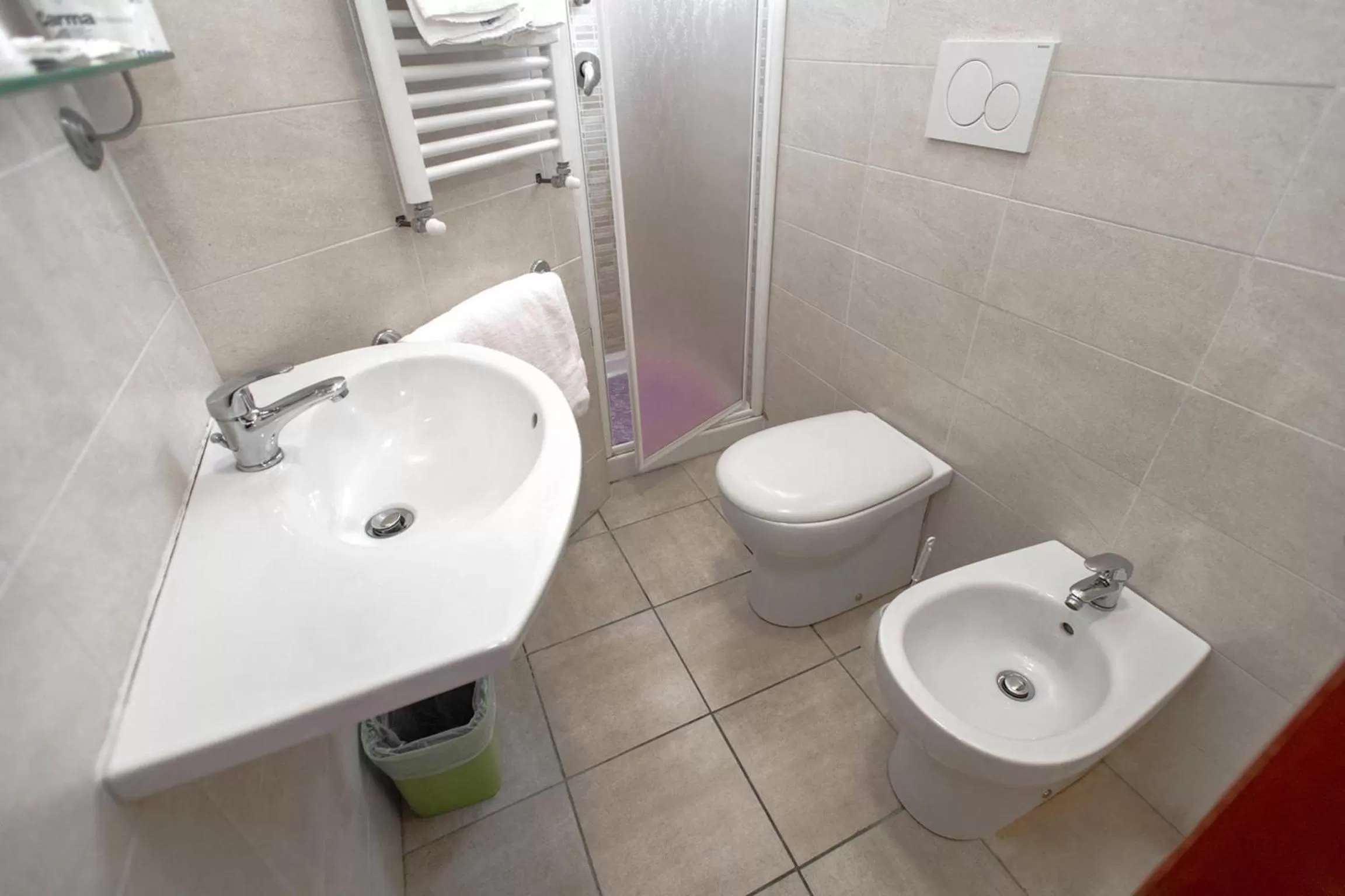 Shower in Hotel Masaccio