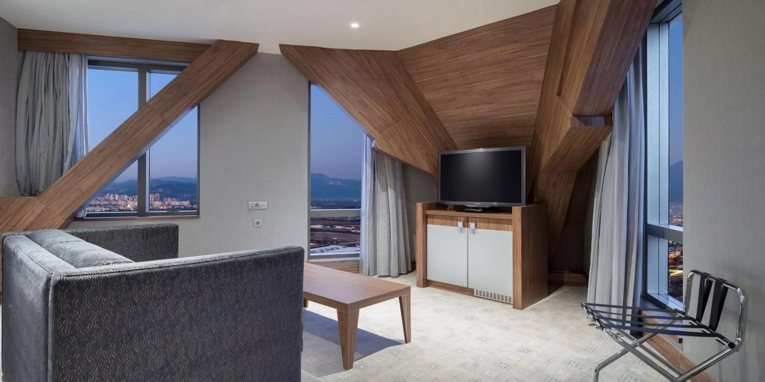 Living room in Hampton By Hilton Bursa