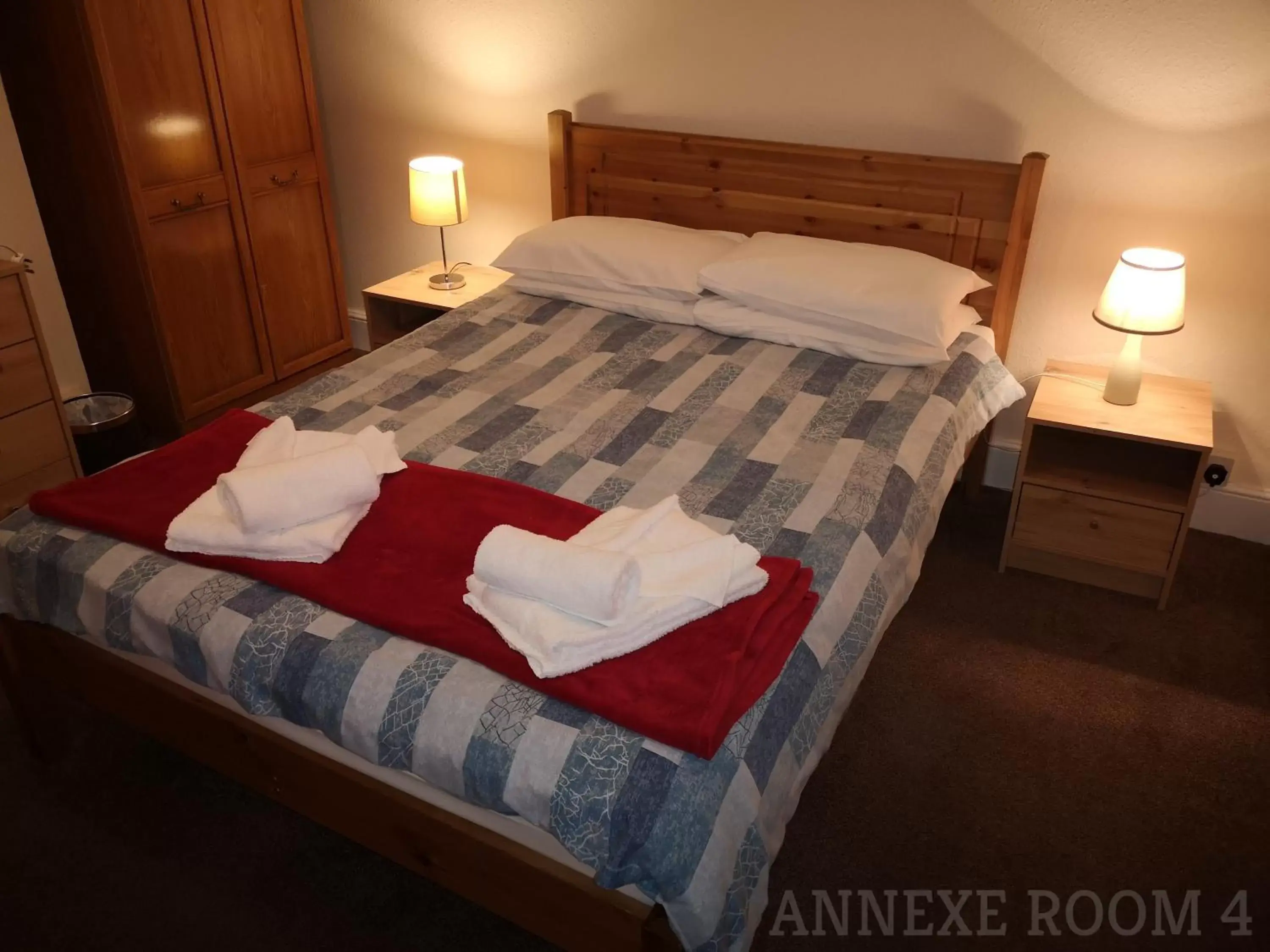 Family Room with Shared Bathroom Annex in Westgate Hotel Family Room with Shared Bathroom Annex in Westgate Hotel