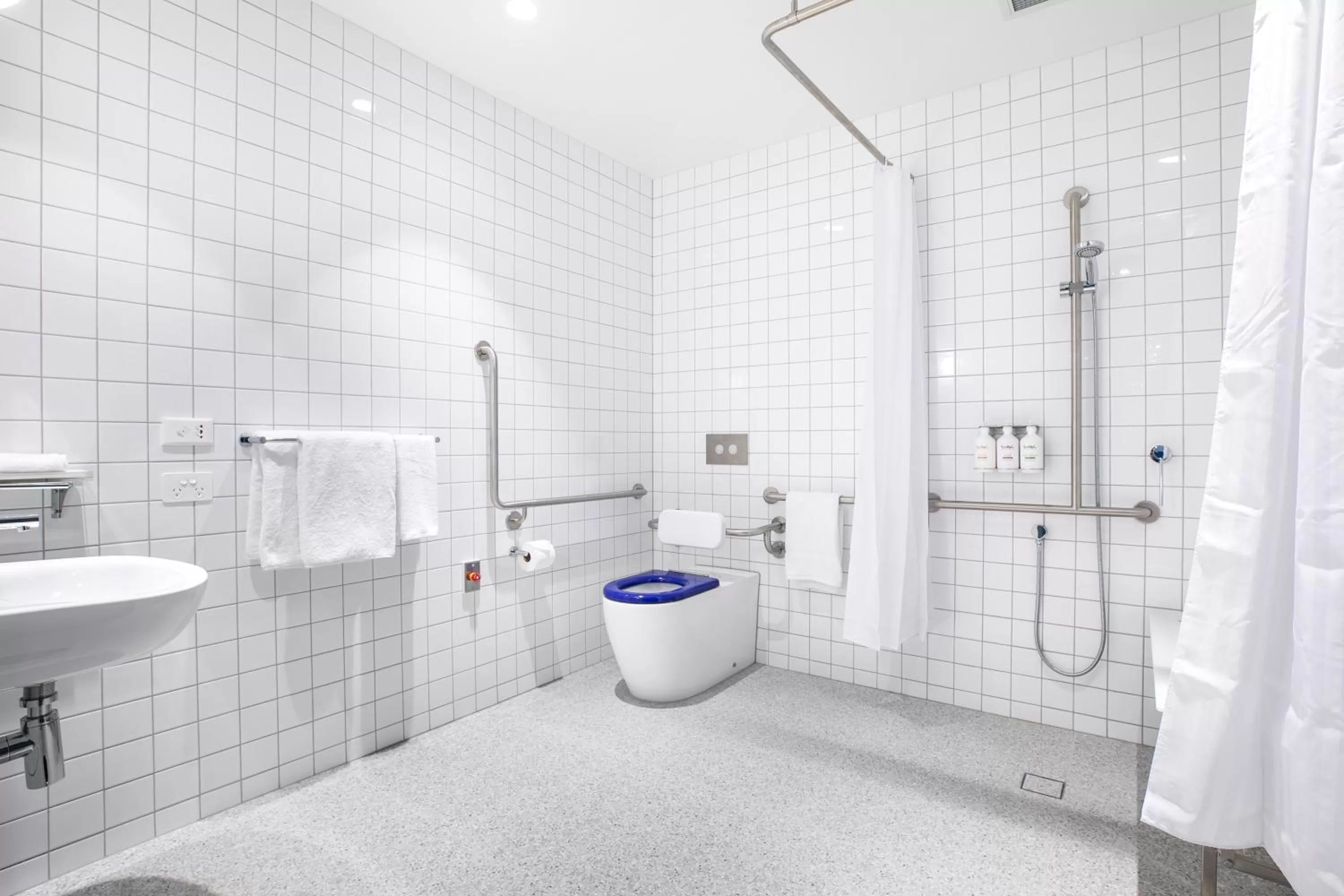 Photo of the whole room in Holiday Inn Werribee by IHG