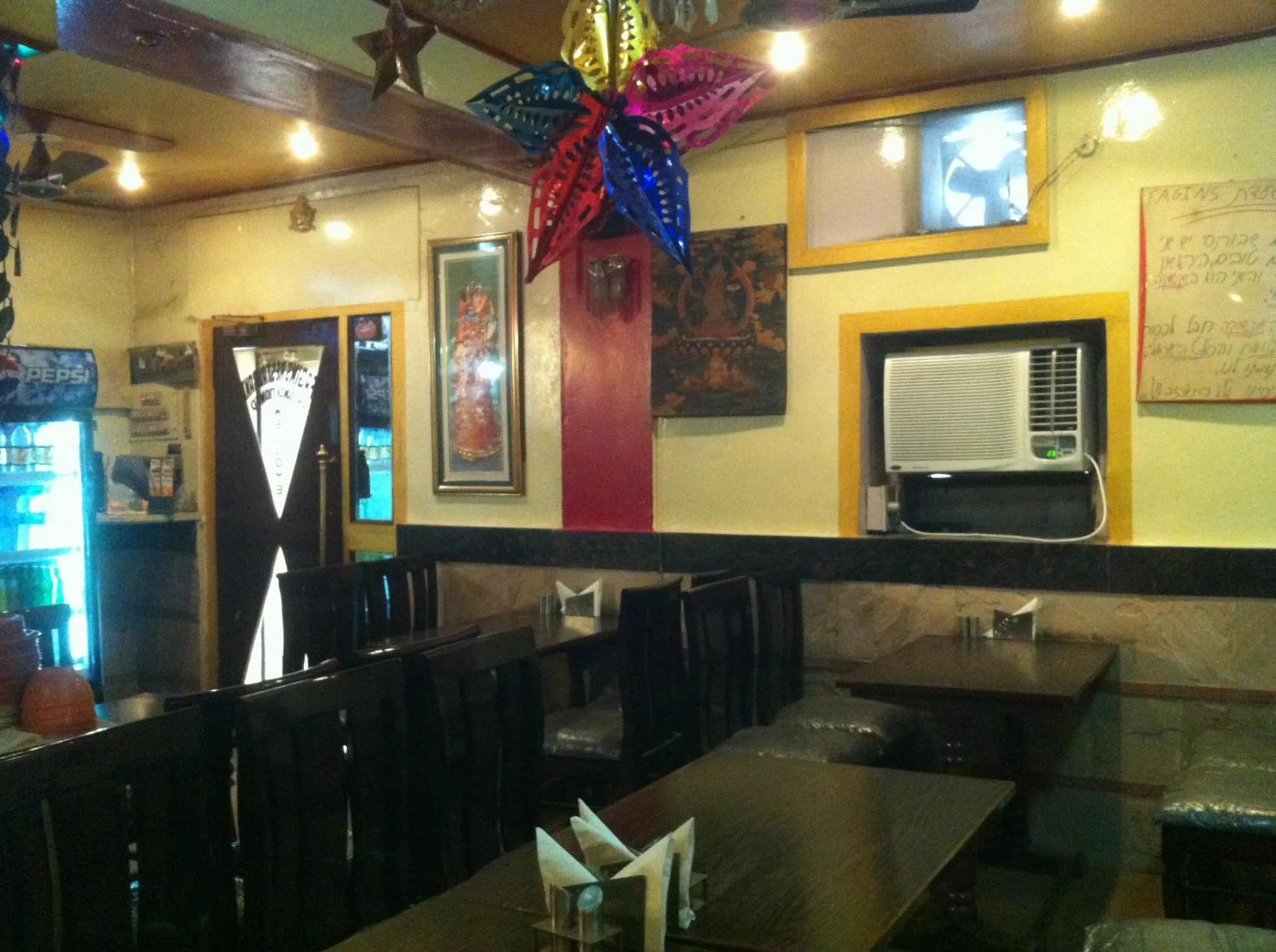 Restaurant/Places to Eat in Golden Lodge