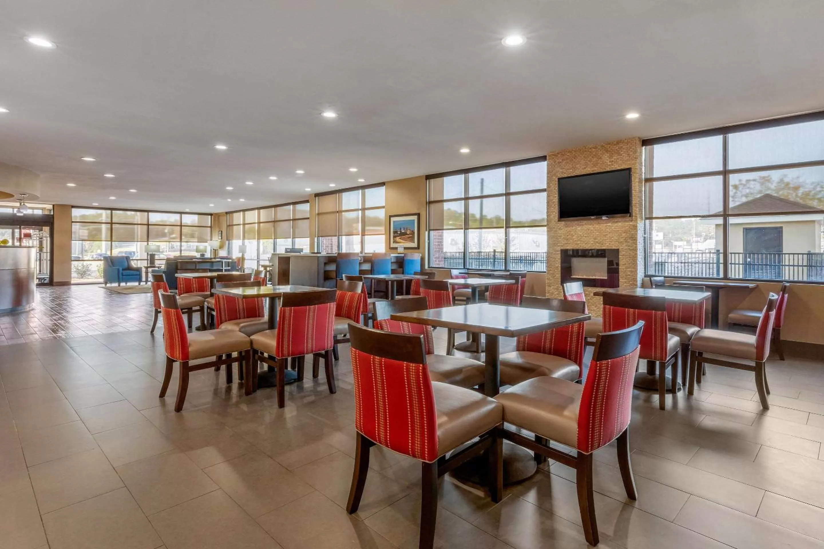 Restaurant/places to eat in Comfort Suites Pelham Hoover I-65