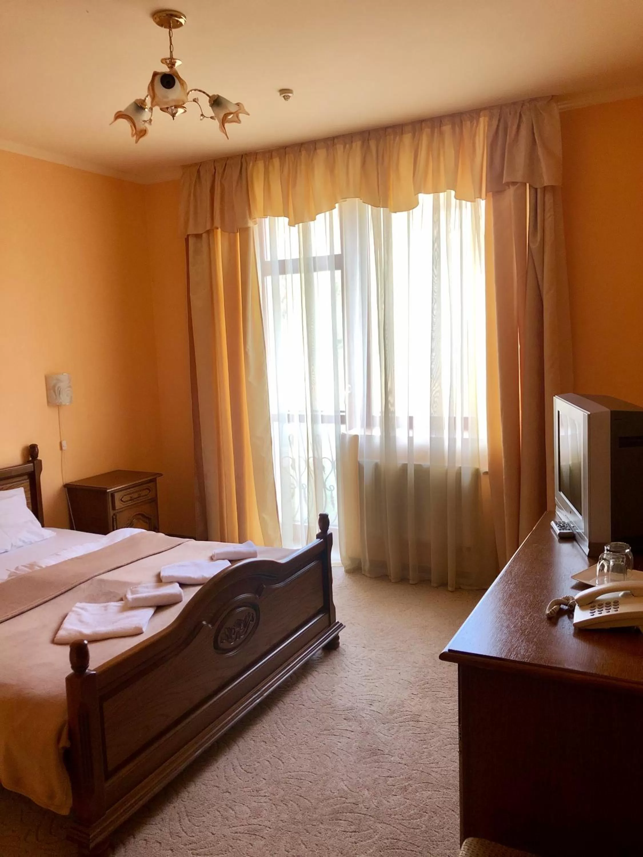 Photo of the whole room, Bed in Chervona Gora