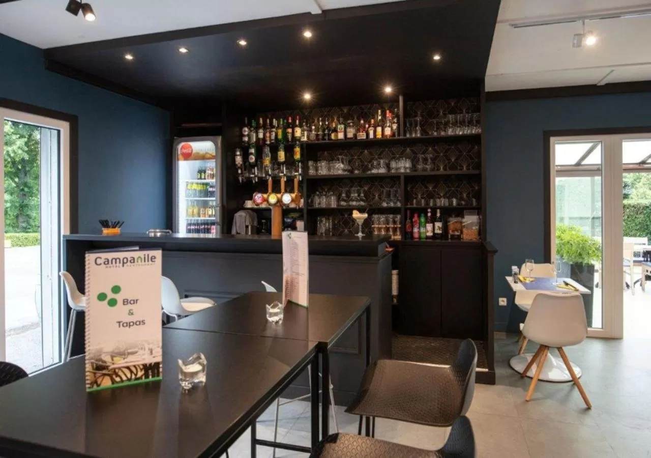 Lounge or bar in Campanile Hotel & Restaurant Liège / Luik