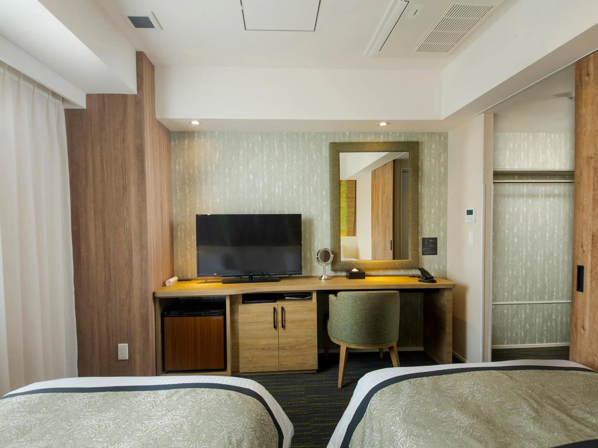 Standard Twin Room in Hotel Torifito Naha Asahibashi