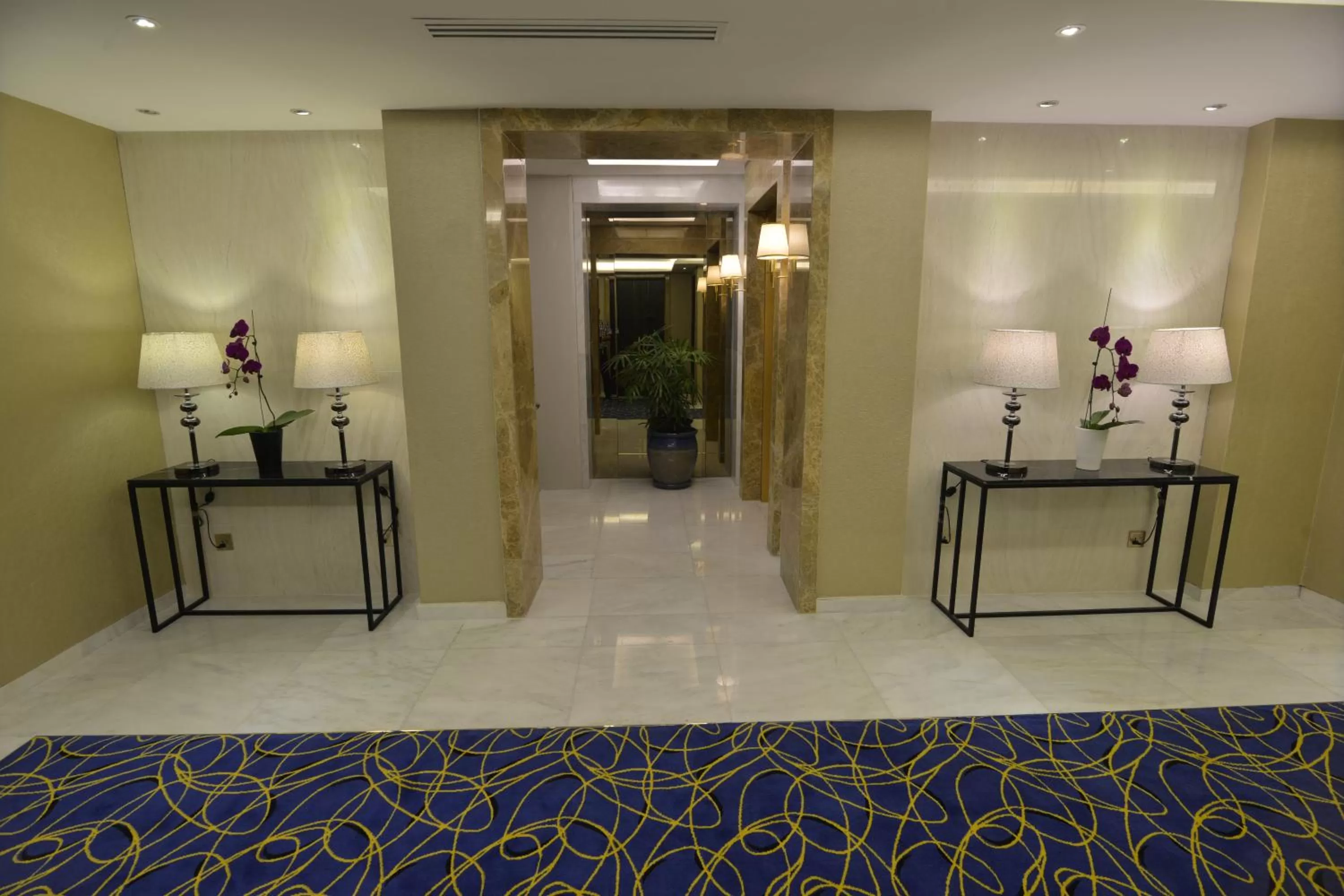 Lobby or reception in Best Western Chinatown Hotel
