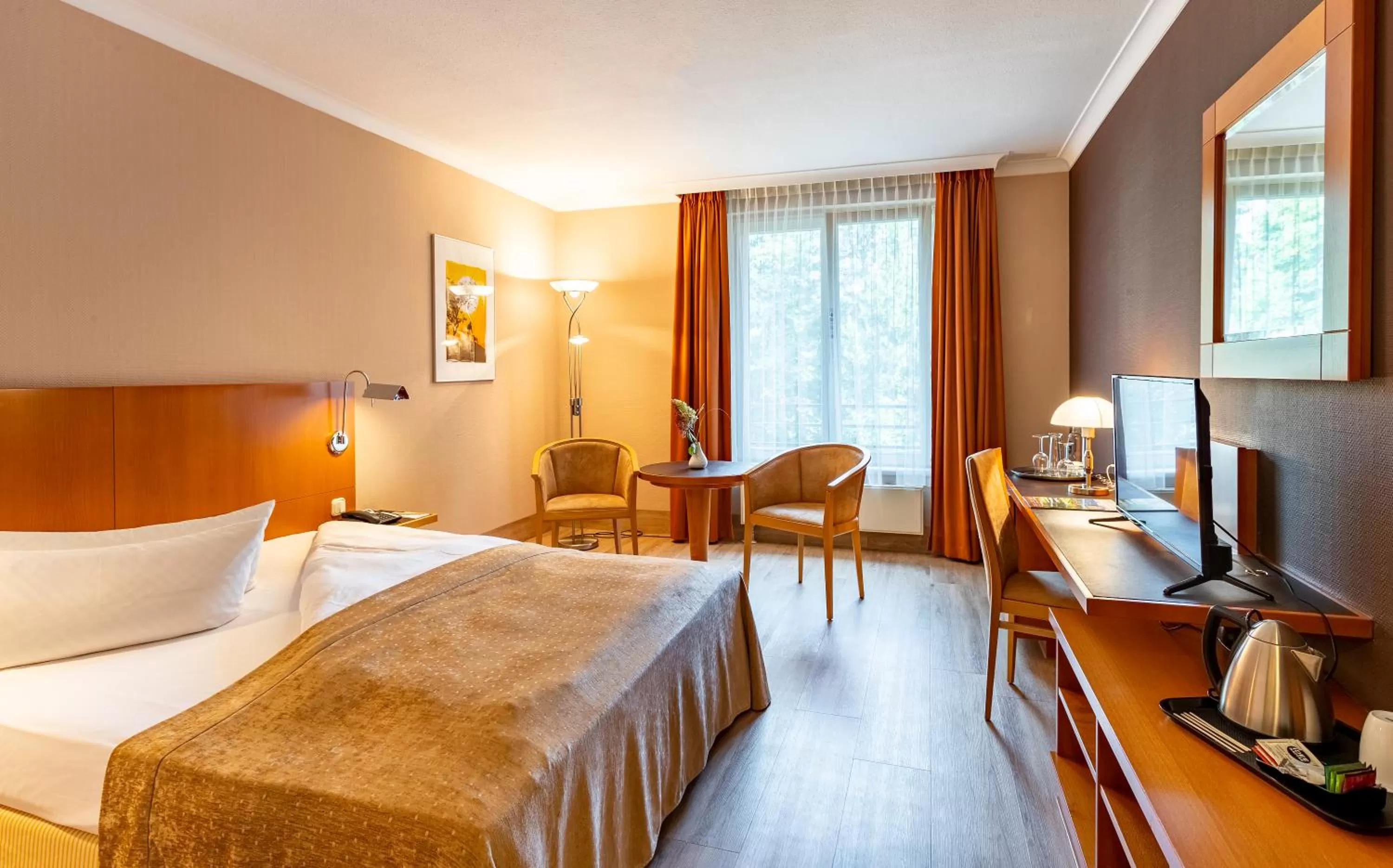 Photo of the whole room, Bed in Parkhotel Görlitz