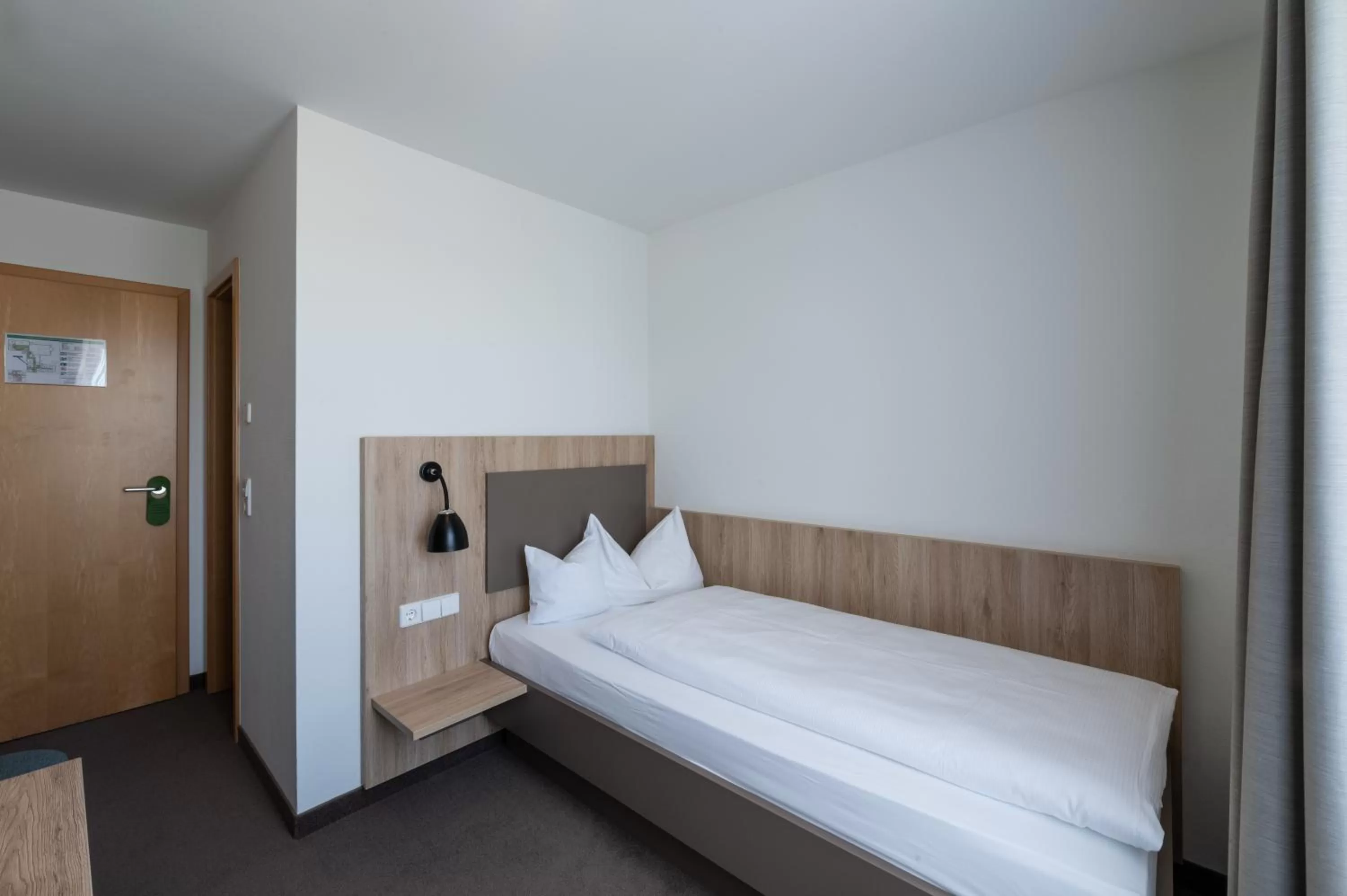 Photo of the whole room, Bed in Landschloss Korntal