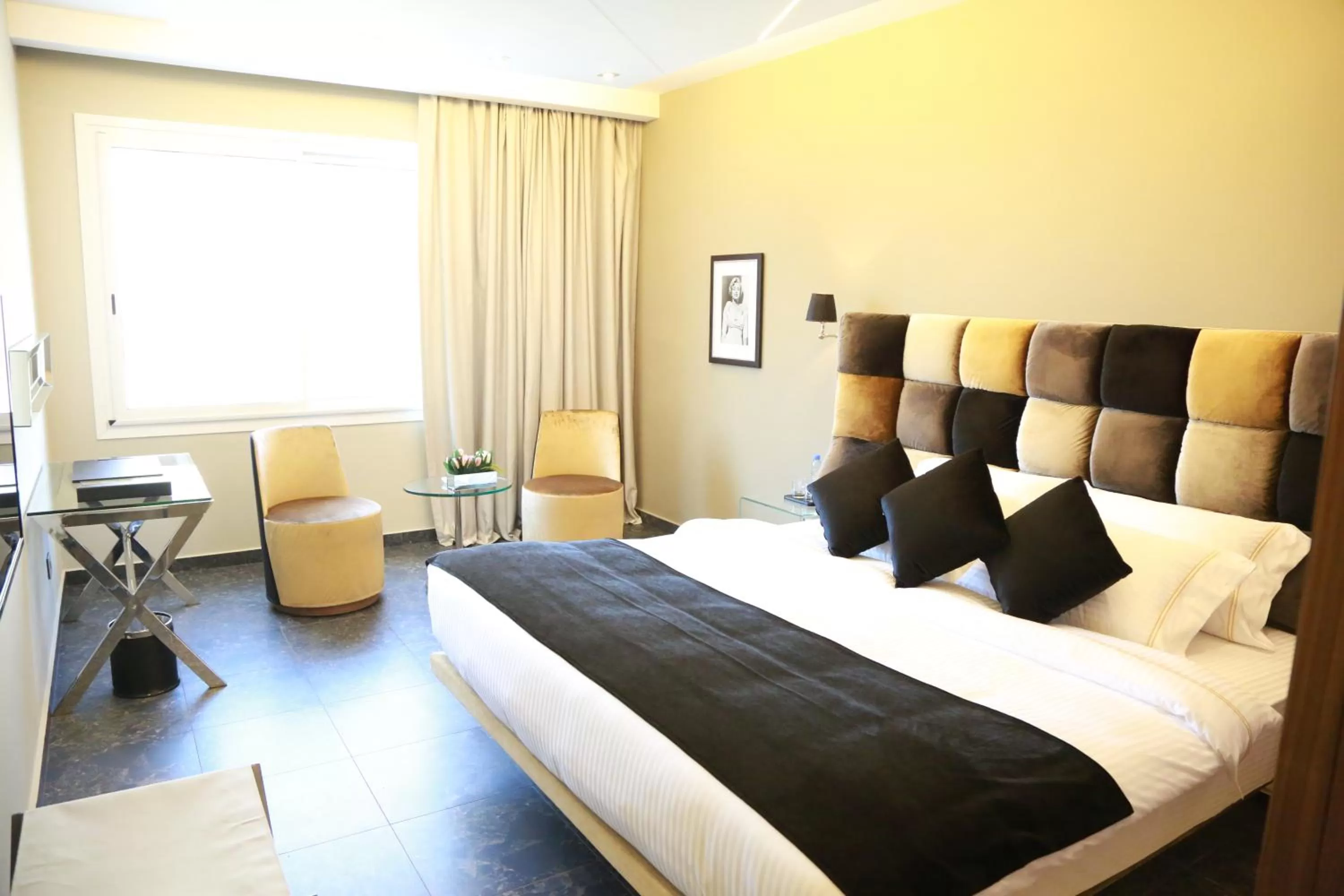 Photo of the whole room, Bed in Royal Tulip Achrafieh