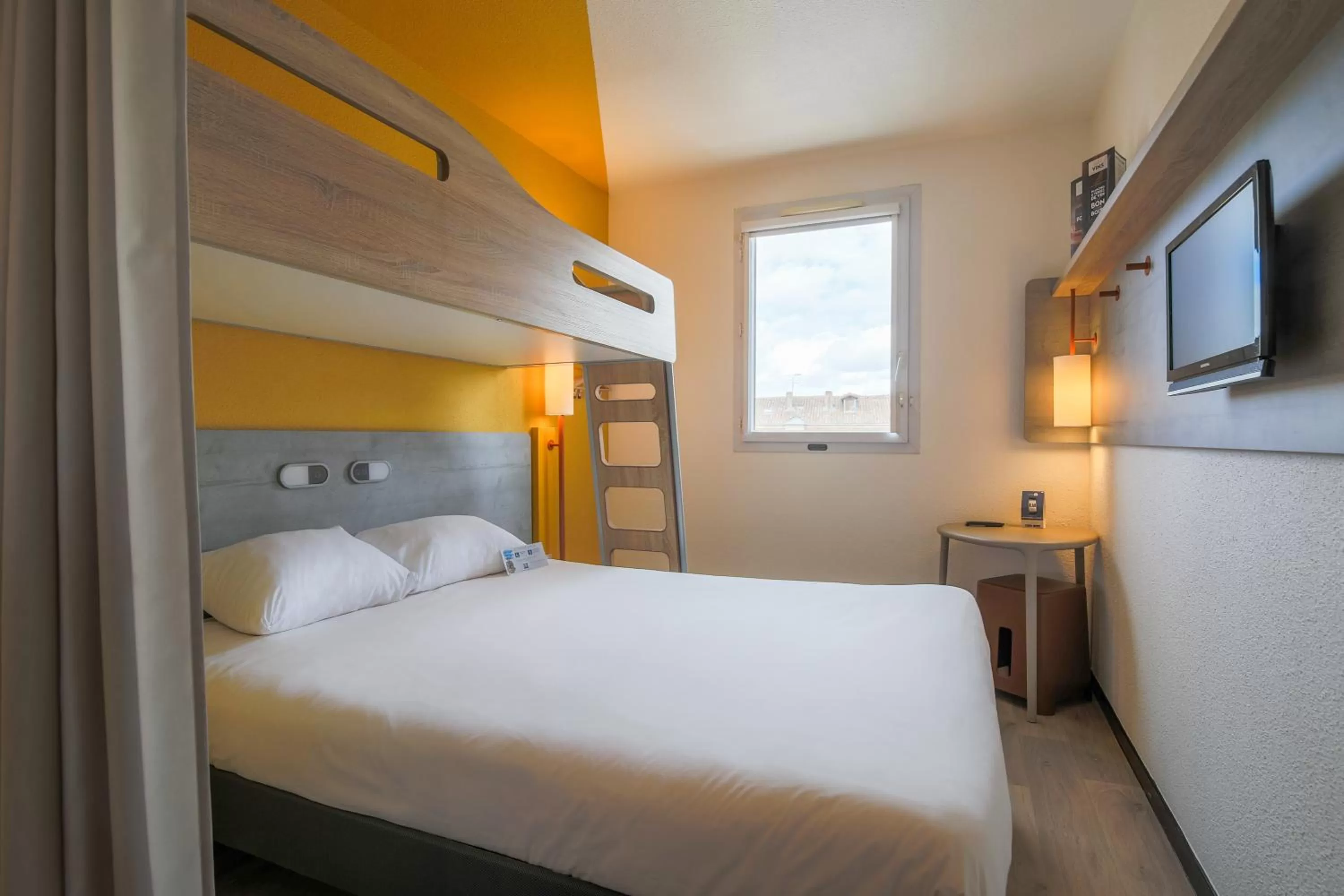 bunk bed, Bed in Ibis Budget Albi Centre