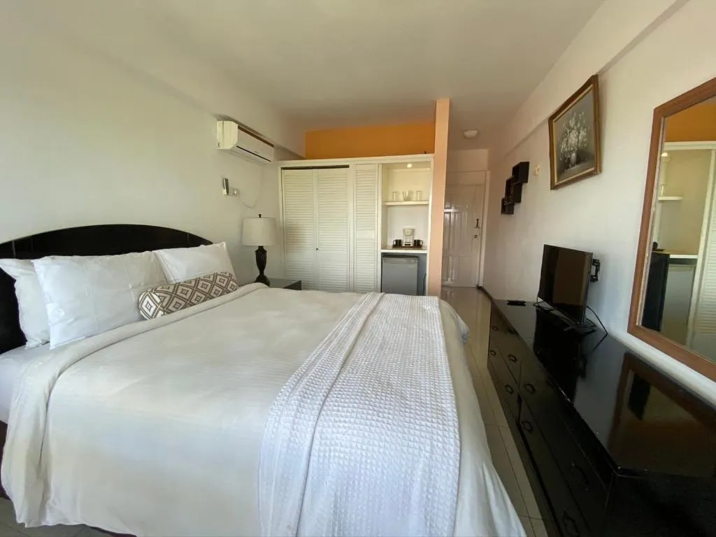 Bedroom, Bed in Match Resort