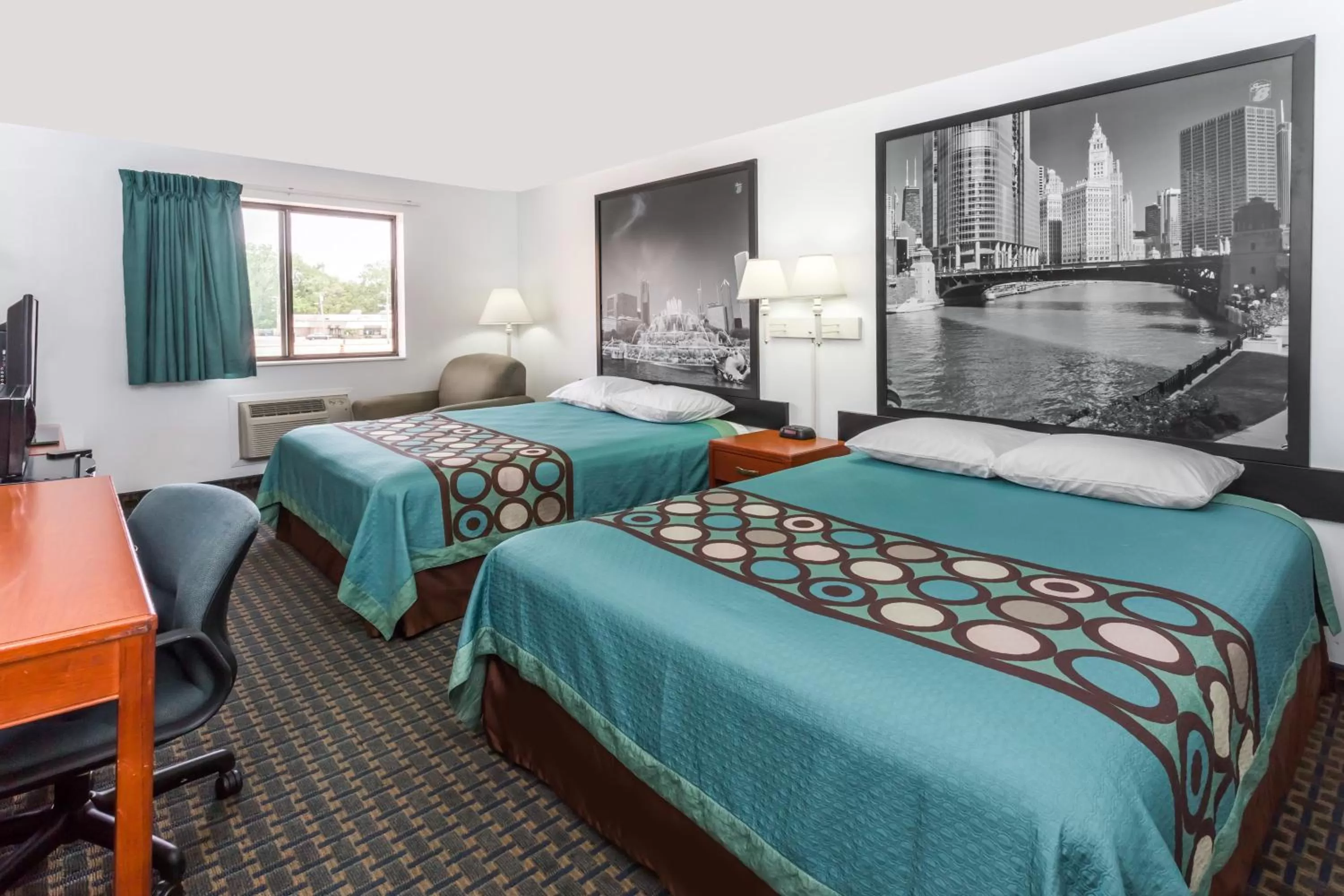 Bedroom, Bed in Super 8 by Wyndham Rock Falls Sterling Area