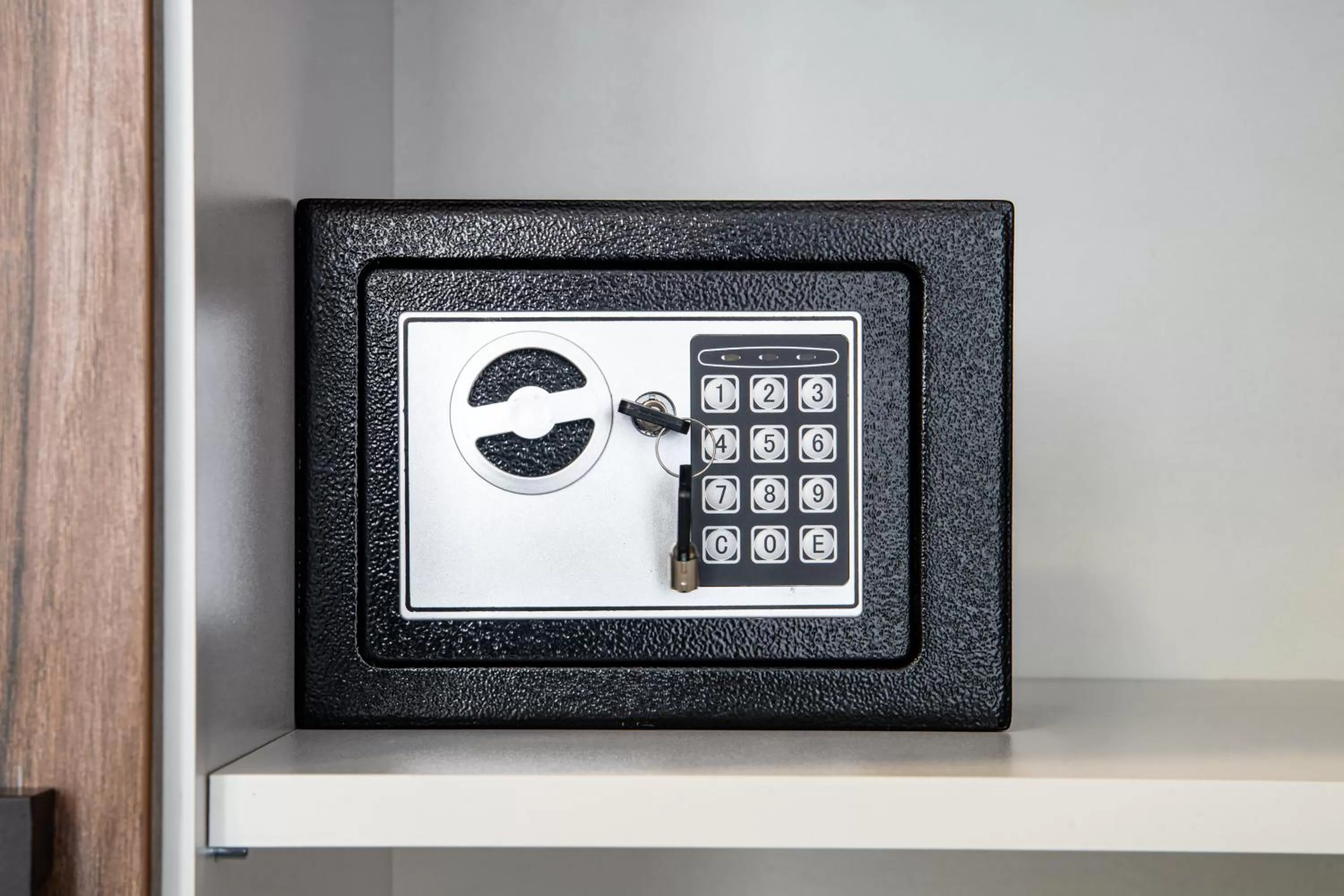 safe in BG Palace Hotel