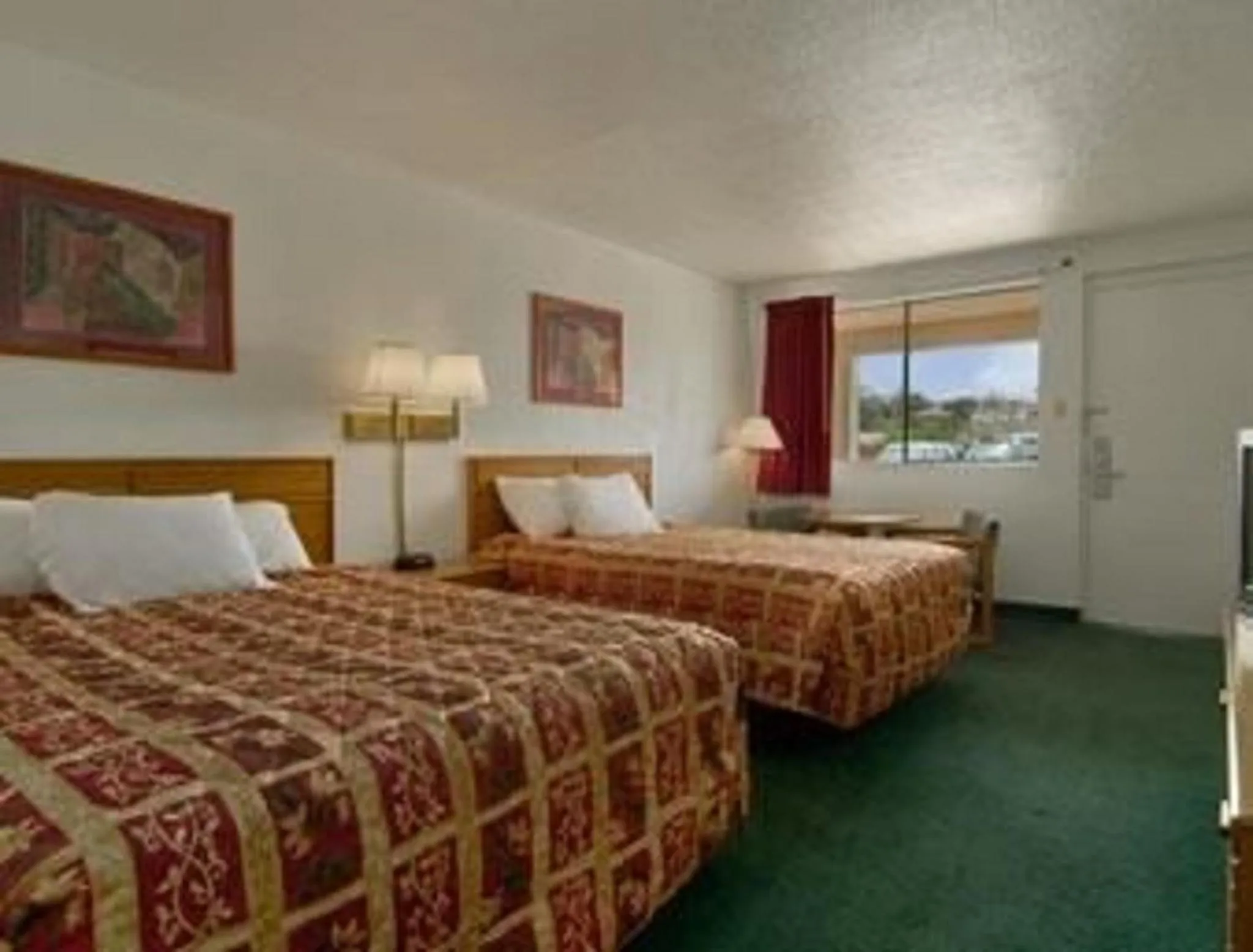 Photo of the whole room, Bed in Days Inn by Wyndham Gallup