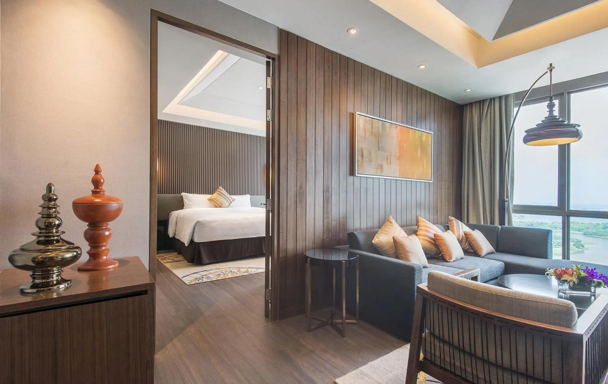 Lake view, Bed in Sedona Hotel Yangon