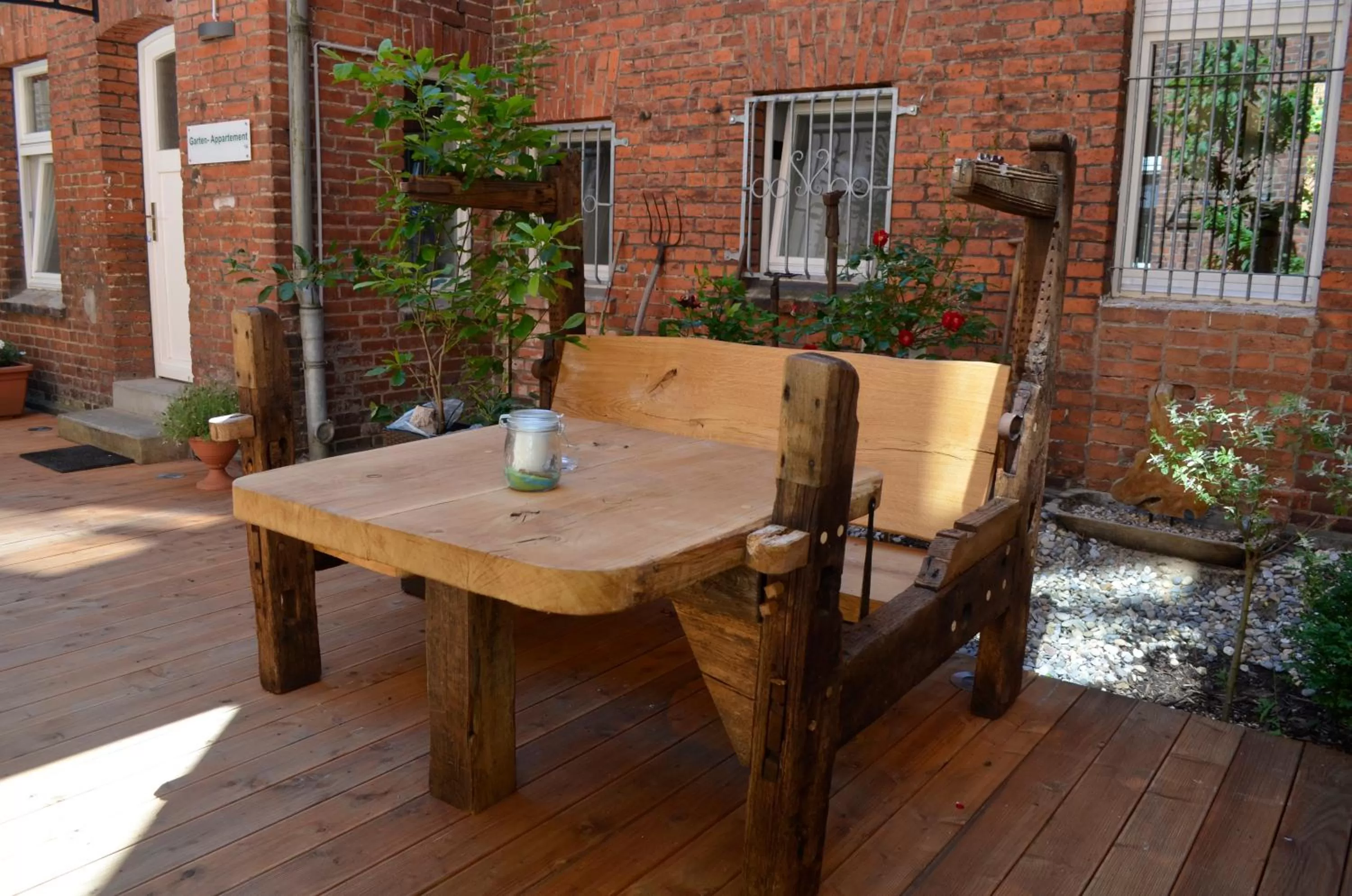 Patio, Dining Area in Apartment-Hotel Schillerplatz