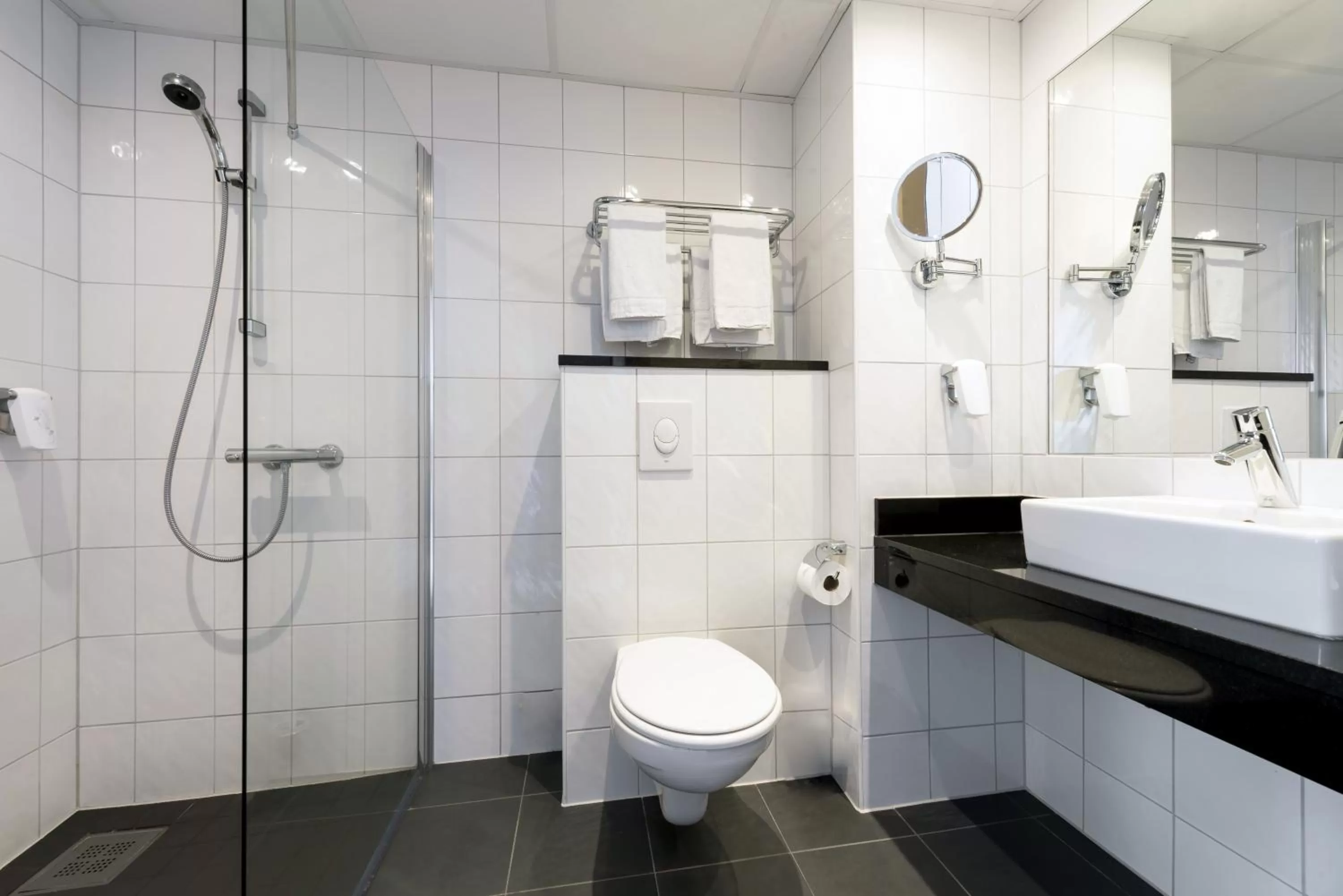 Shower in Quality Hotel Residence