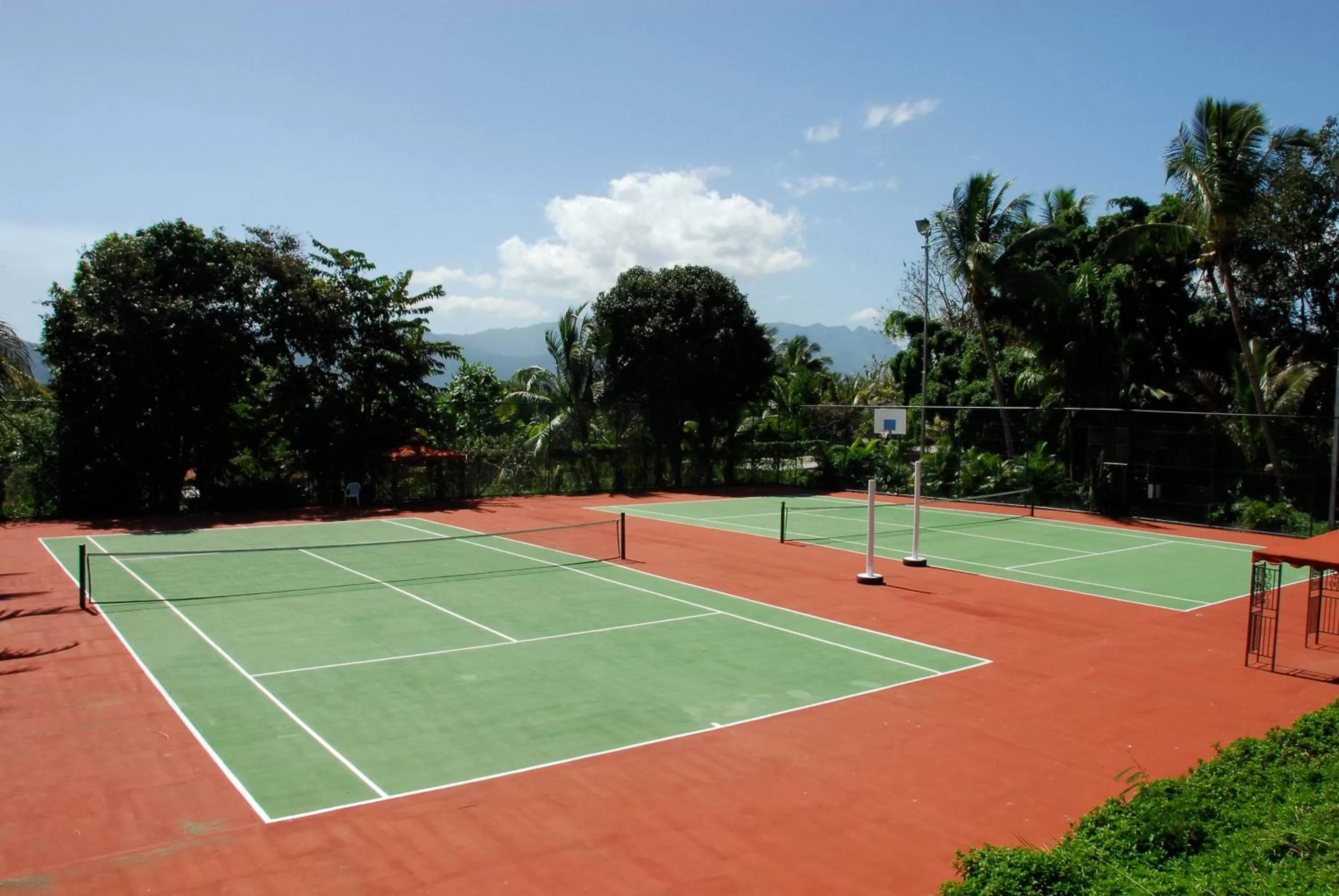 Tennis court in Tanoa International Hotel