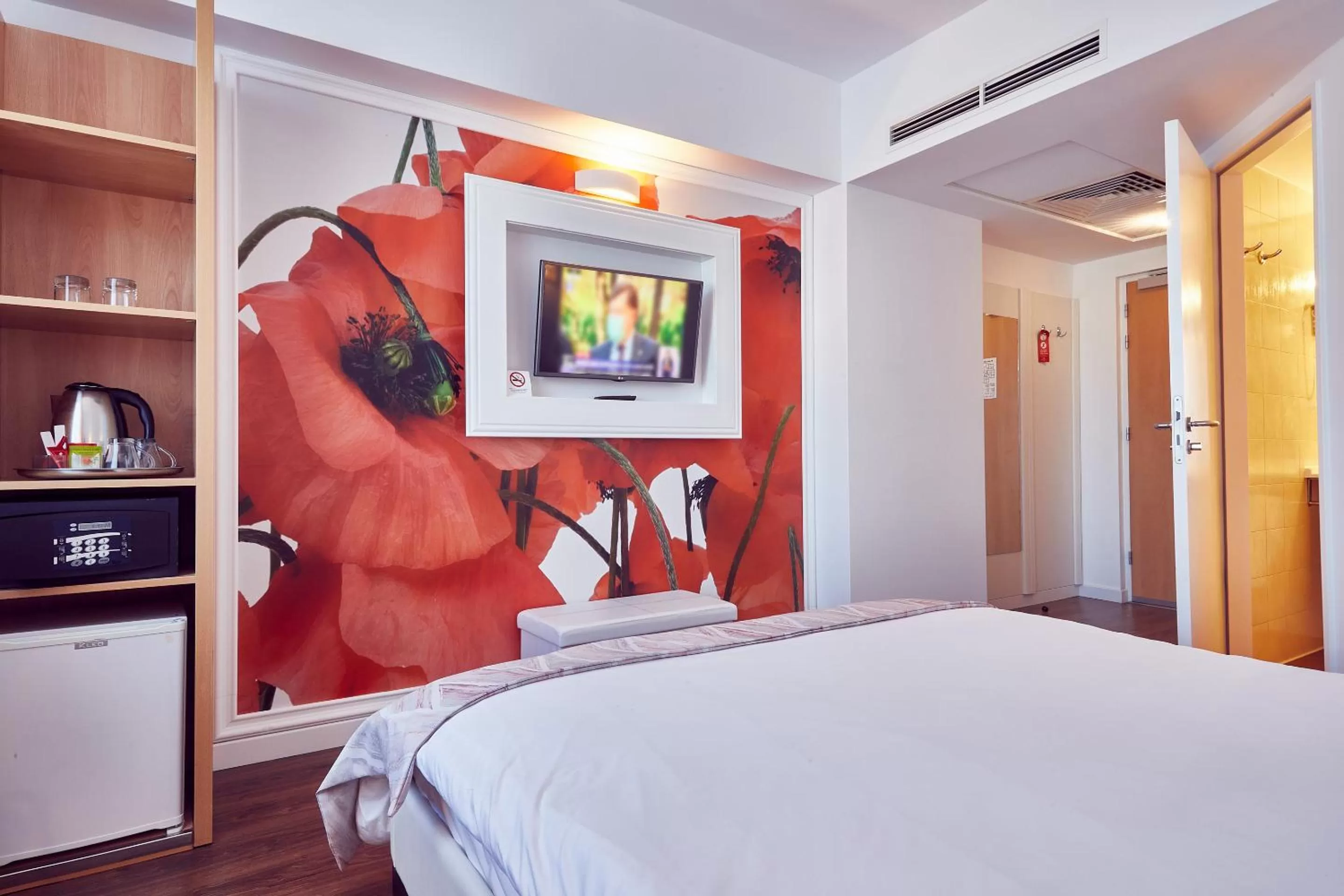 Coffee/tea facilities, Bed in MyContinental Sibiu