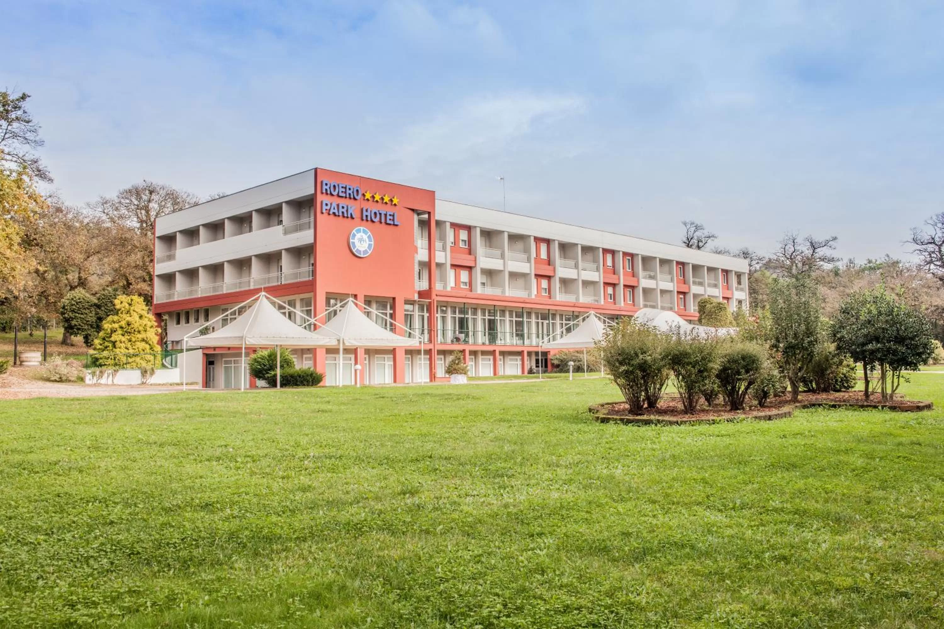 Facade/entrance, Property Building in Roero Park Hotel